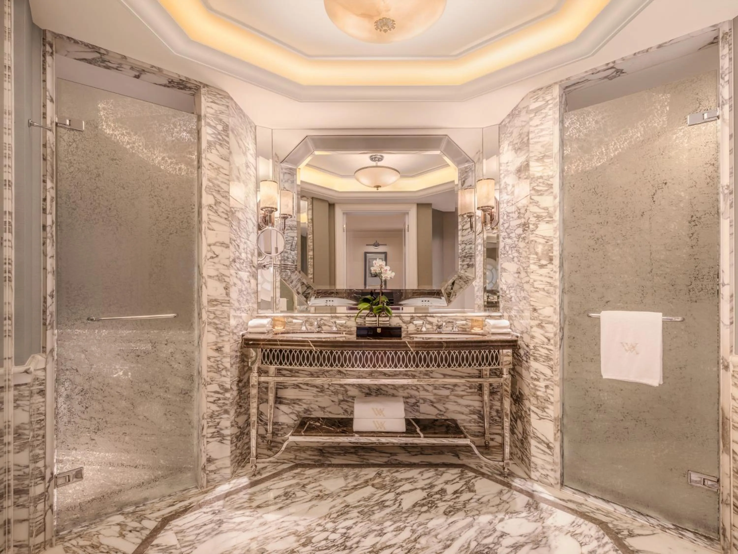 Toilet in Waldorf Astoria Shanghai on the Bund