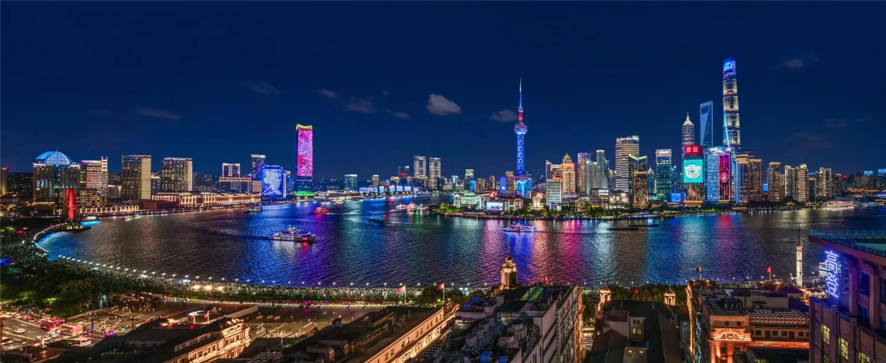 Property building in Waldorf Astoria Shanghai on the Bund Property building in Waldorf Astoria Shanghai on the Bund