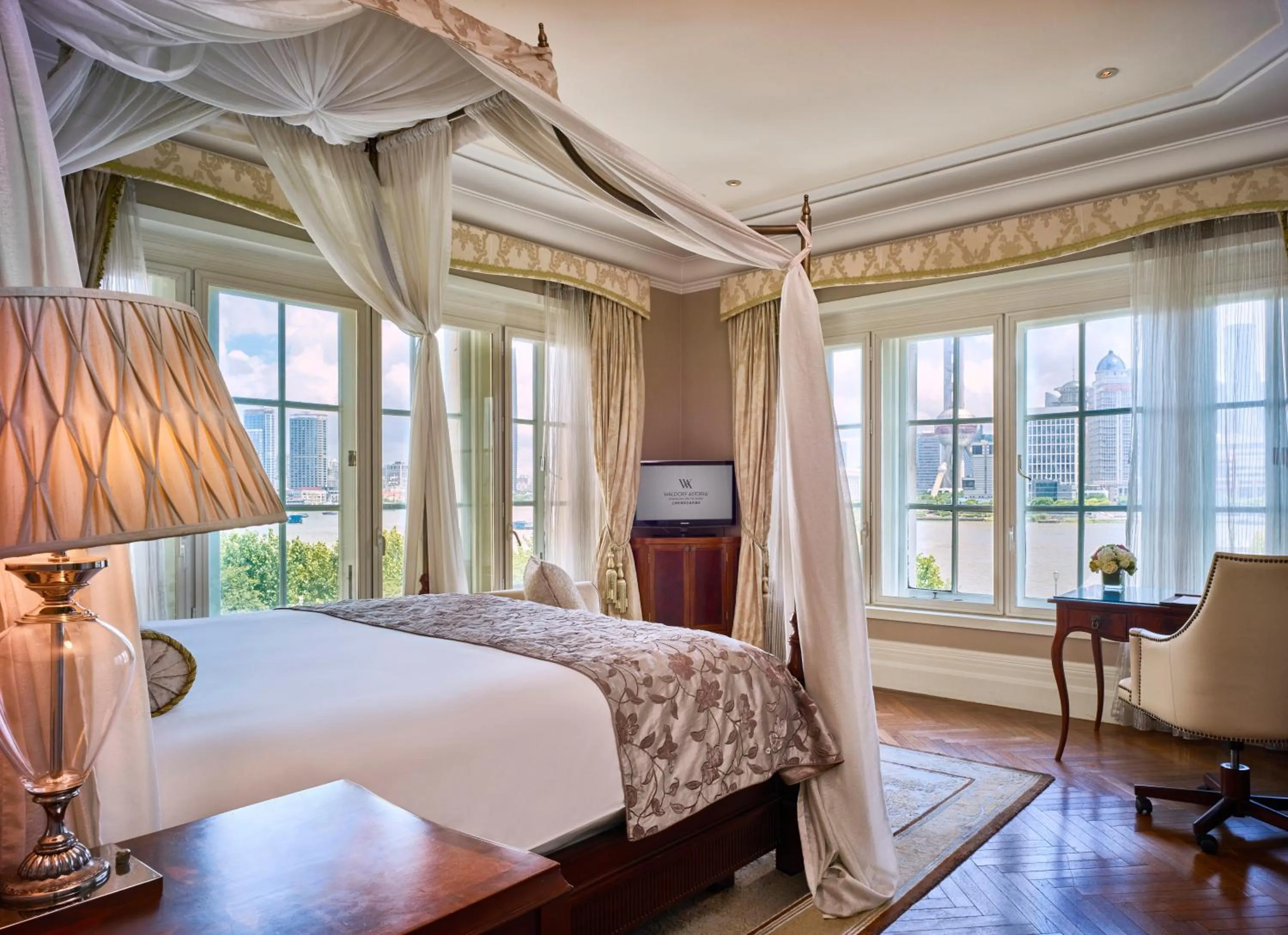 Bedroom, Bed in Waldorf Astoria Shanghai on the Bund