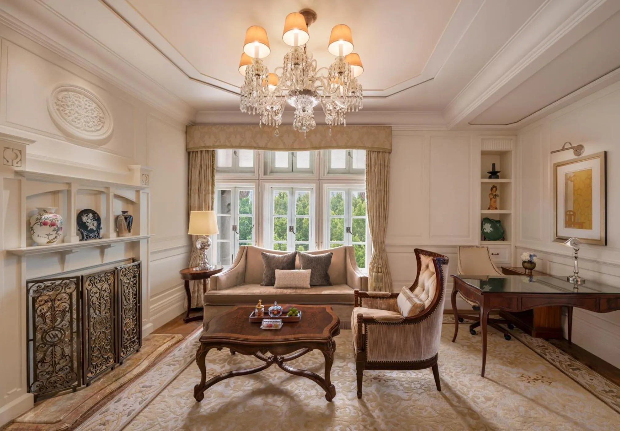 Living room in Waldorf Astoria Shanghai on the Bund