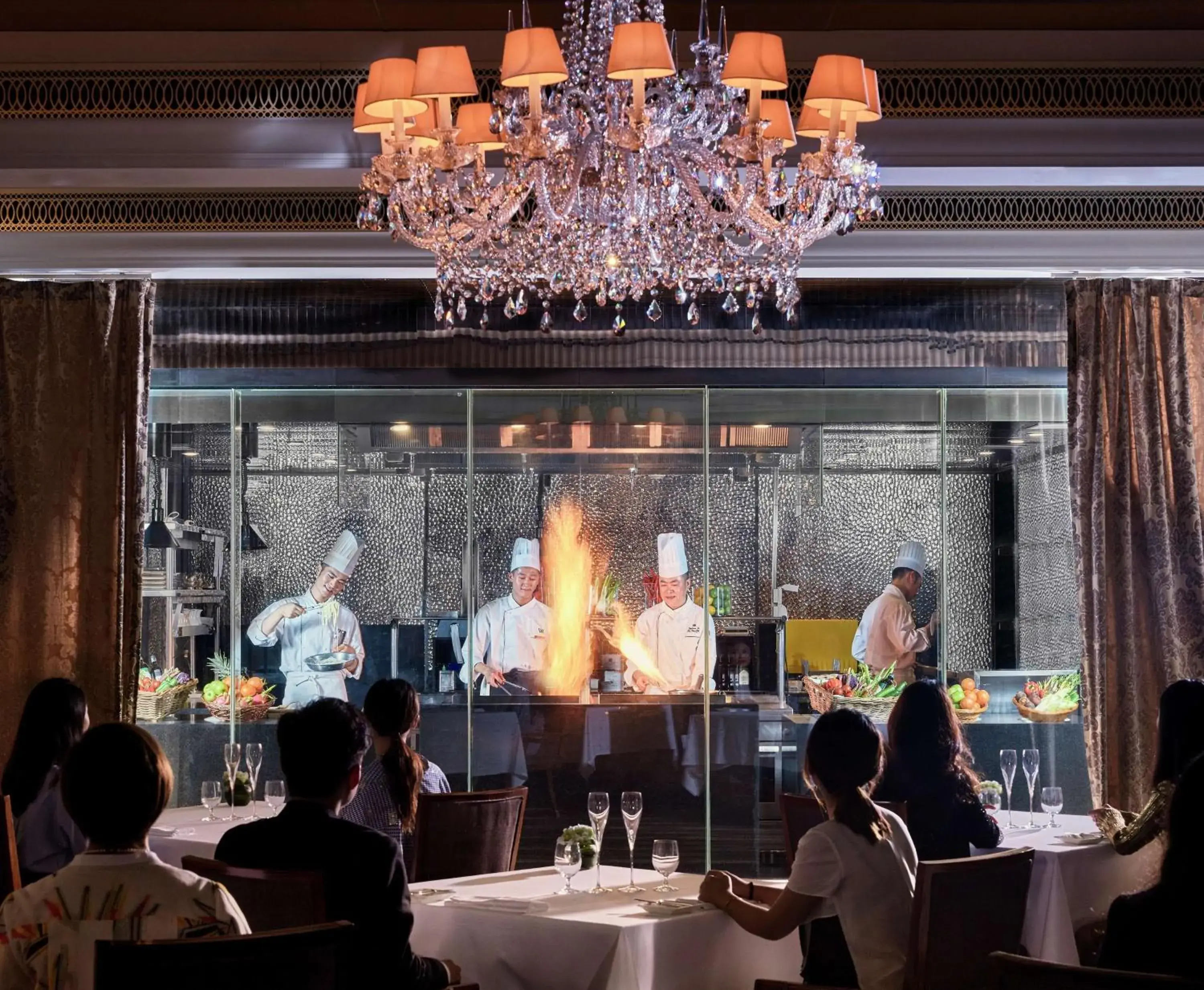 Restaurant/places to eat in Waldorf Astoria Shanghai on the Bund Restaurant/places to eat in Waldorf Astoria Shanghai on the Bund