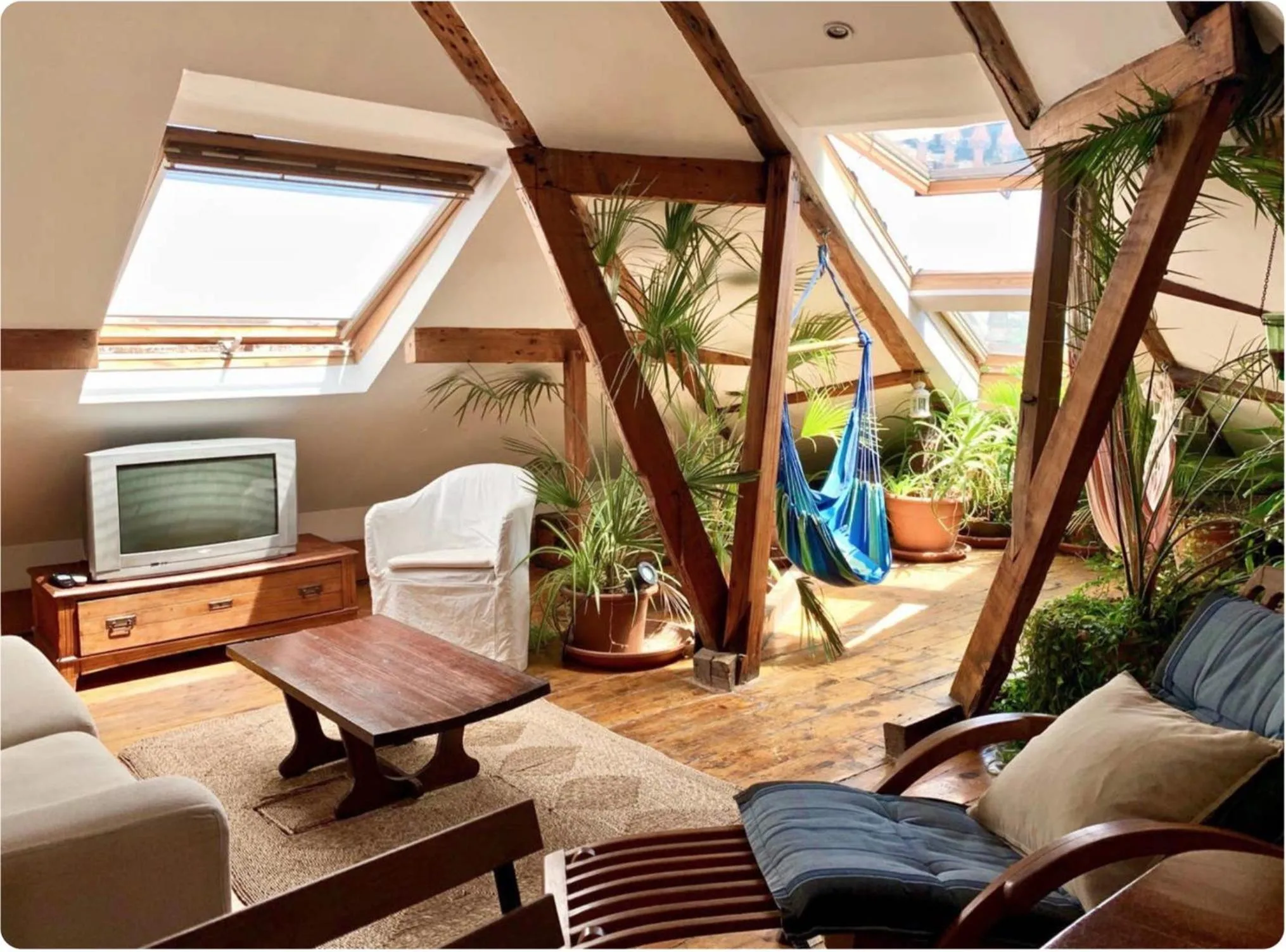 Charming central sunny penthouse