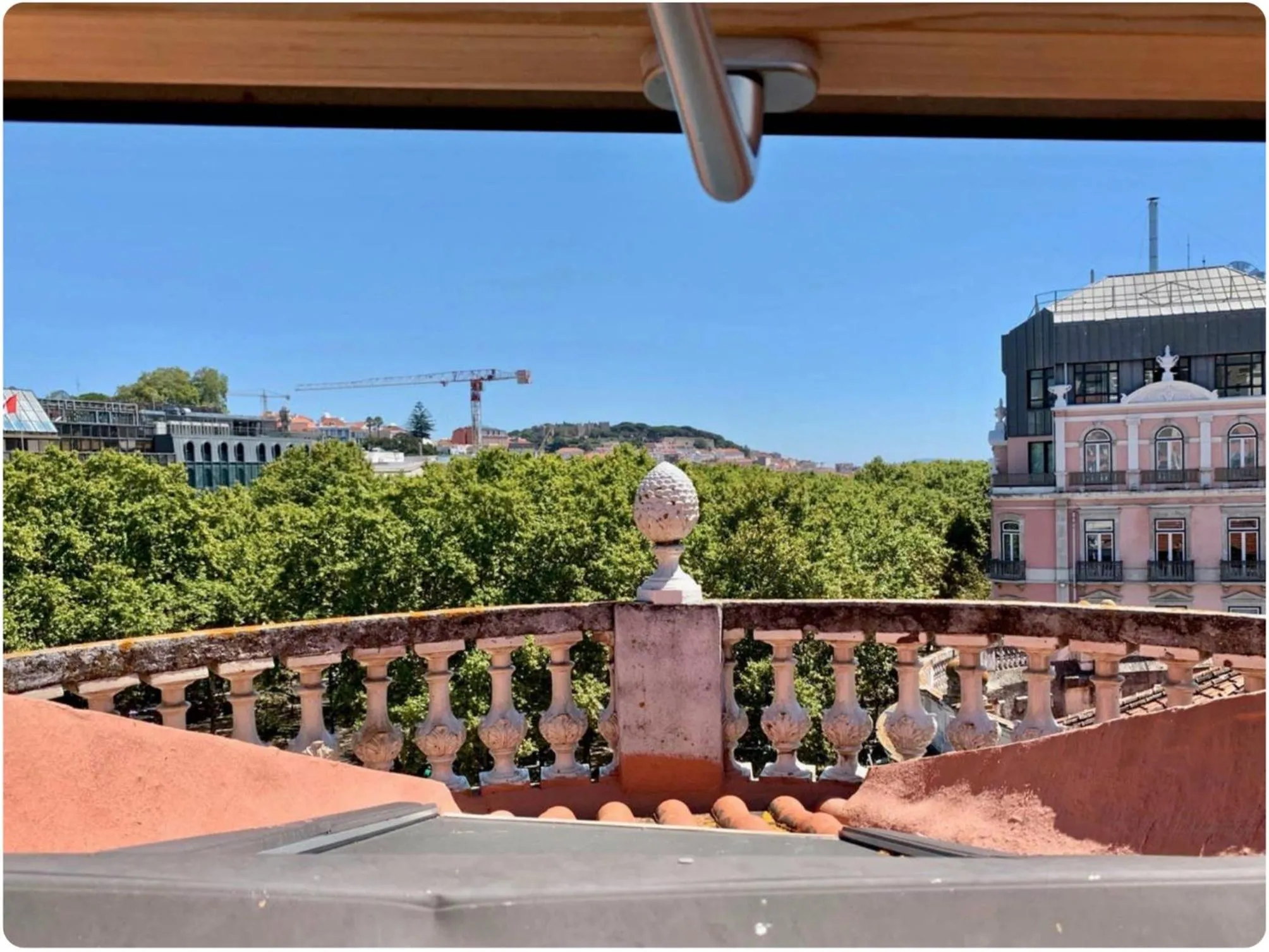 Charming central sunny penthouse