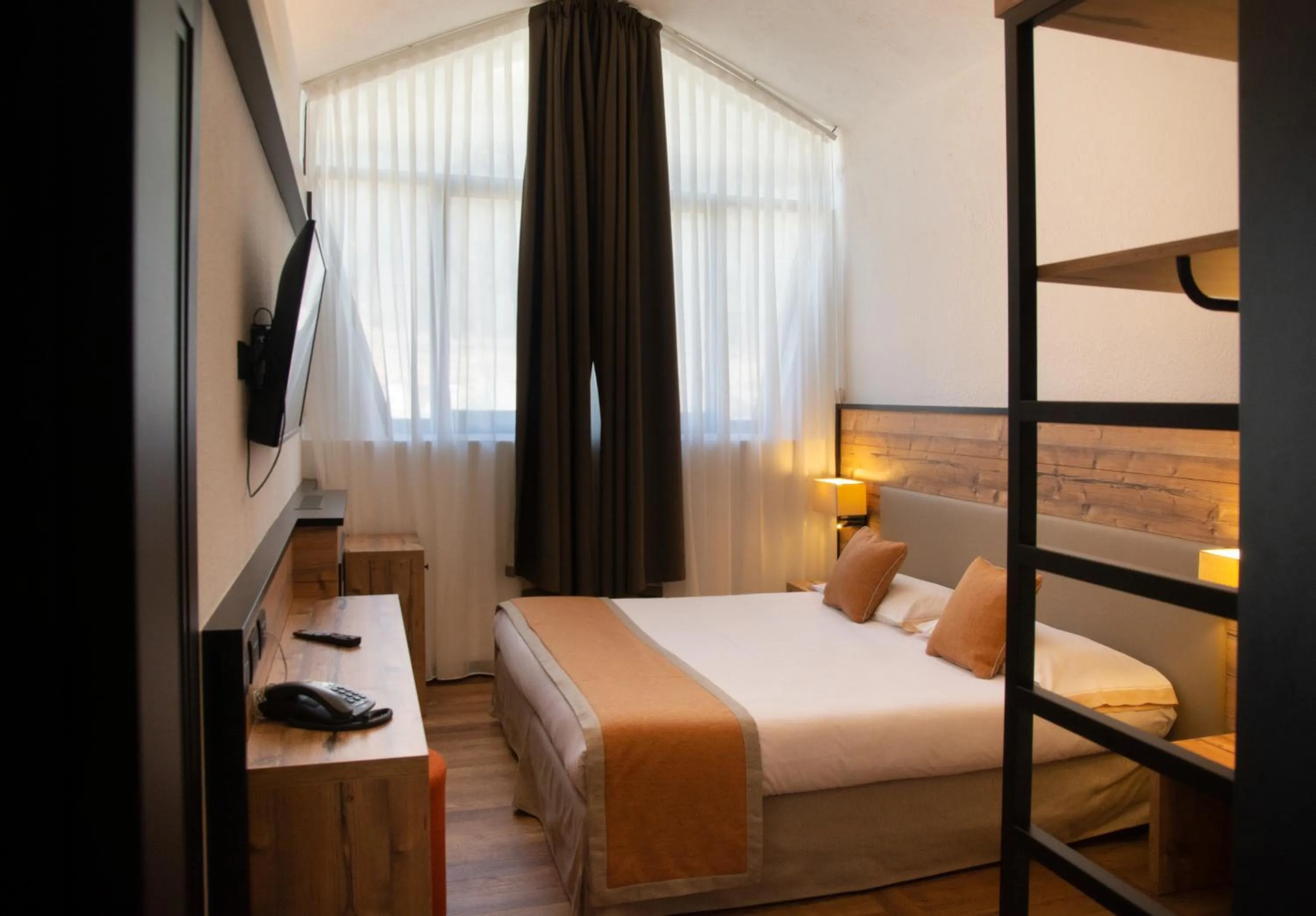 Photo of the whole room, Bed in TH La Thuile - Planibel Hotel