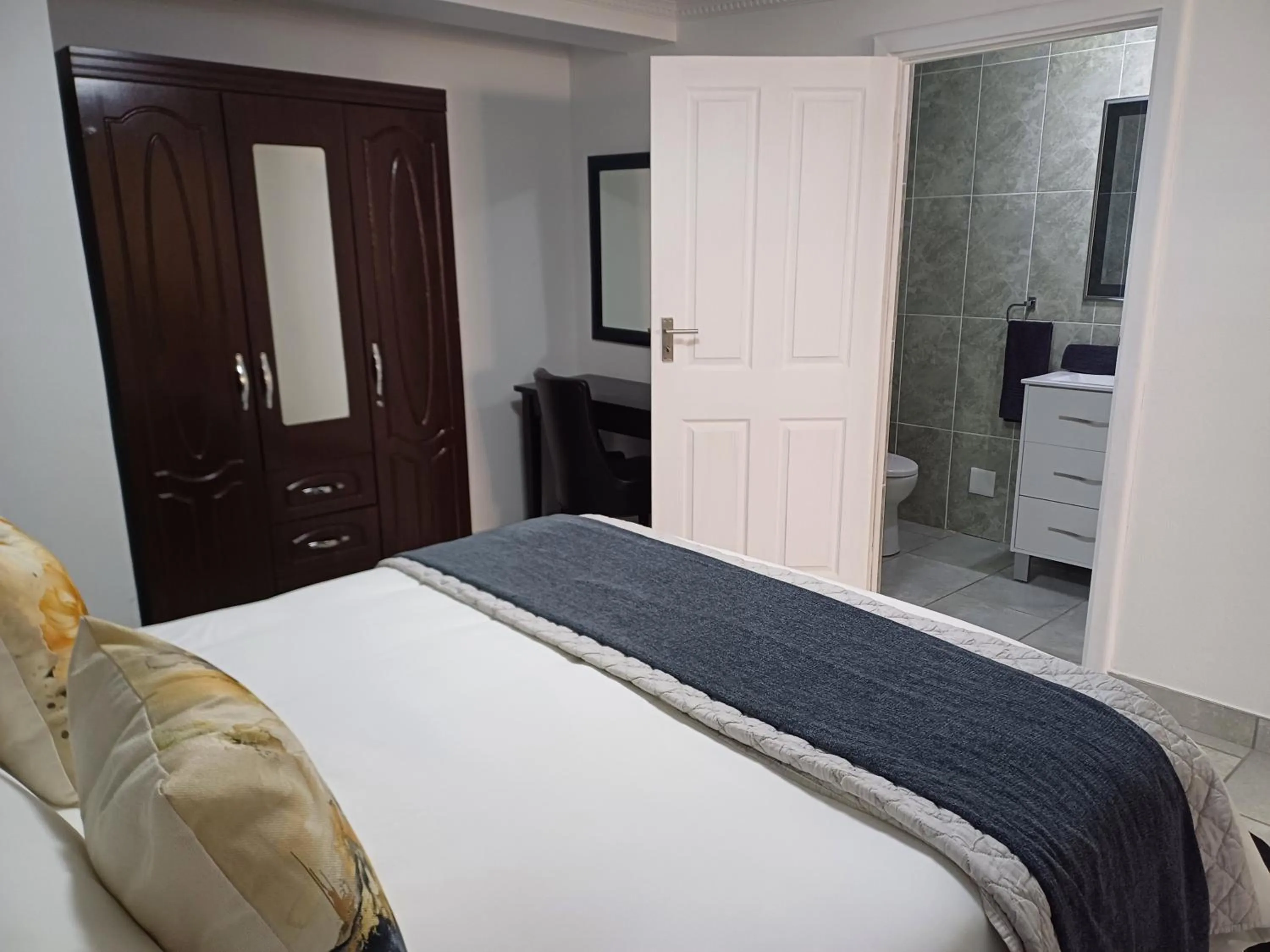 Bed in Arcangeli Wines