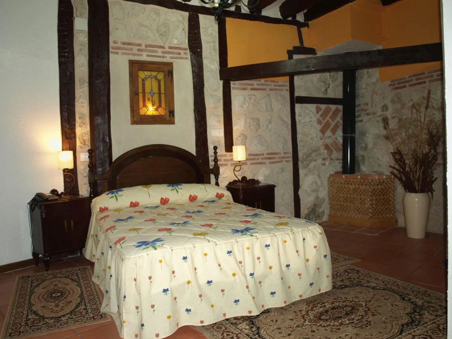 Photo of the whole room, Bed in Gran Posada La Mesnada