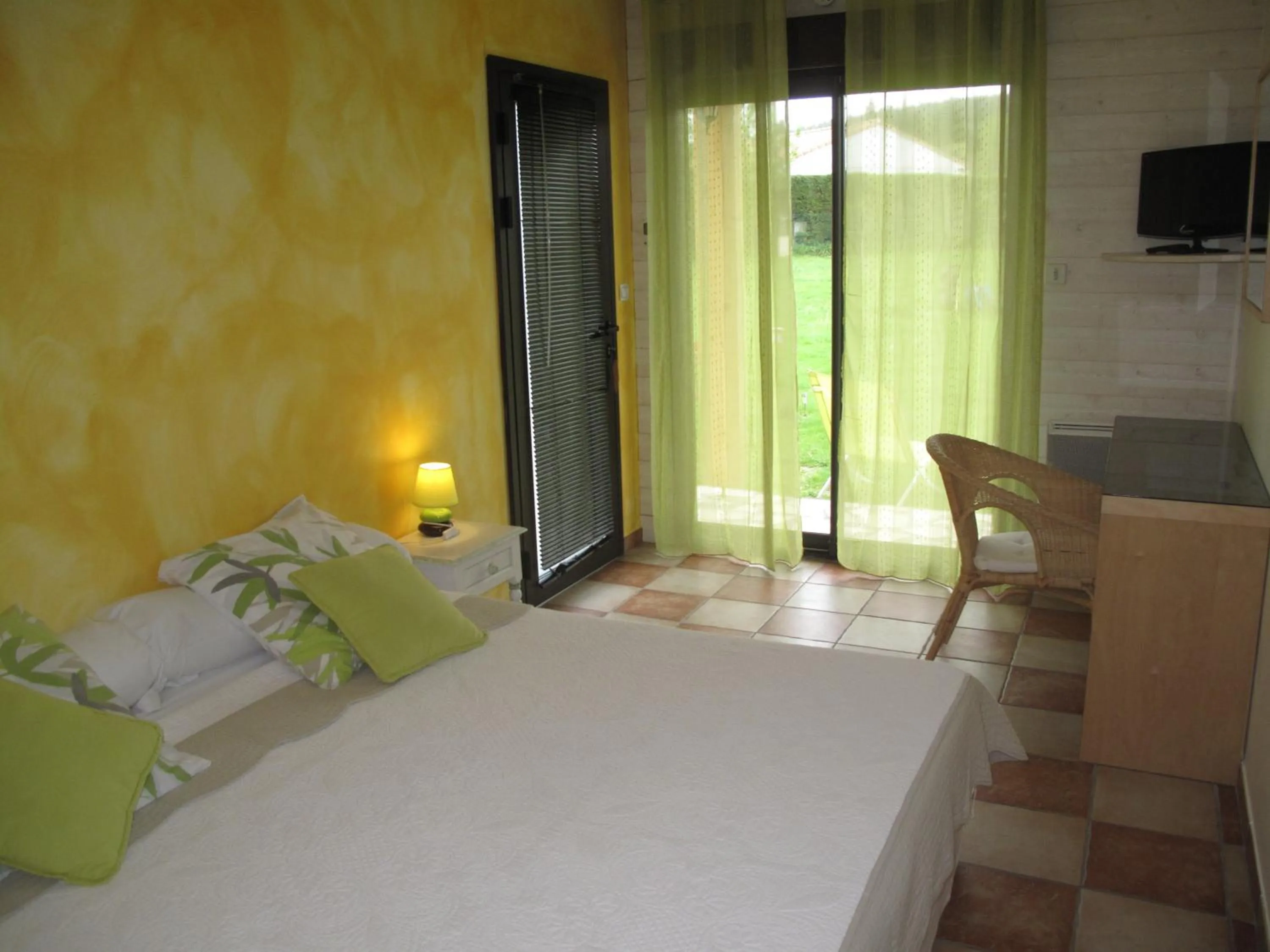 Bed in L'étape Provencale