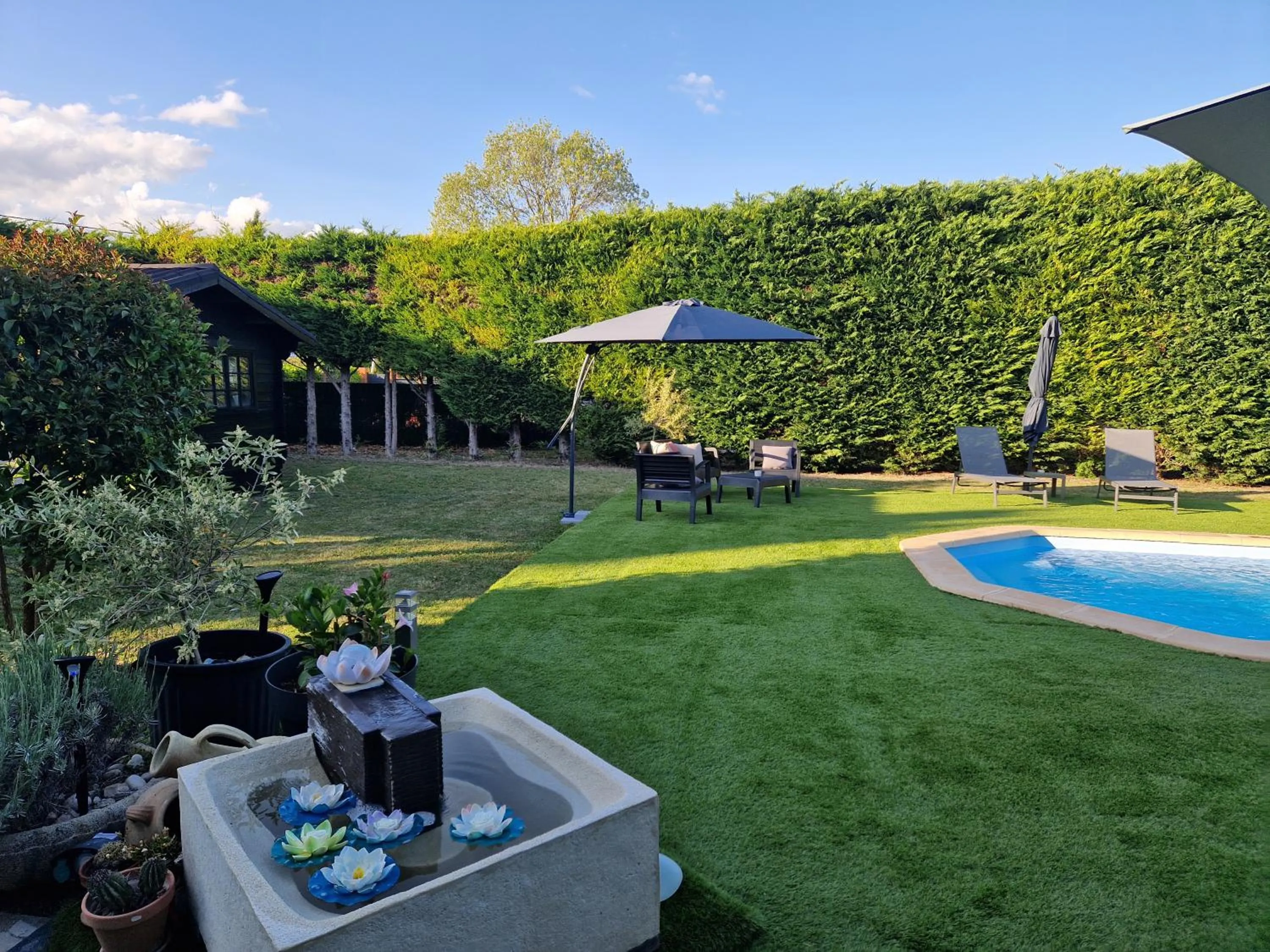 Pool view in L'étape Provencale