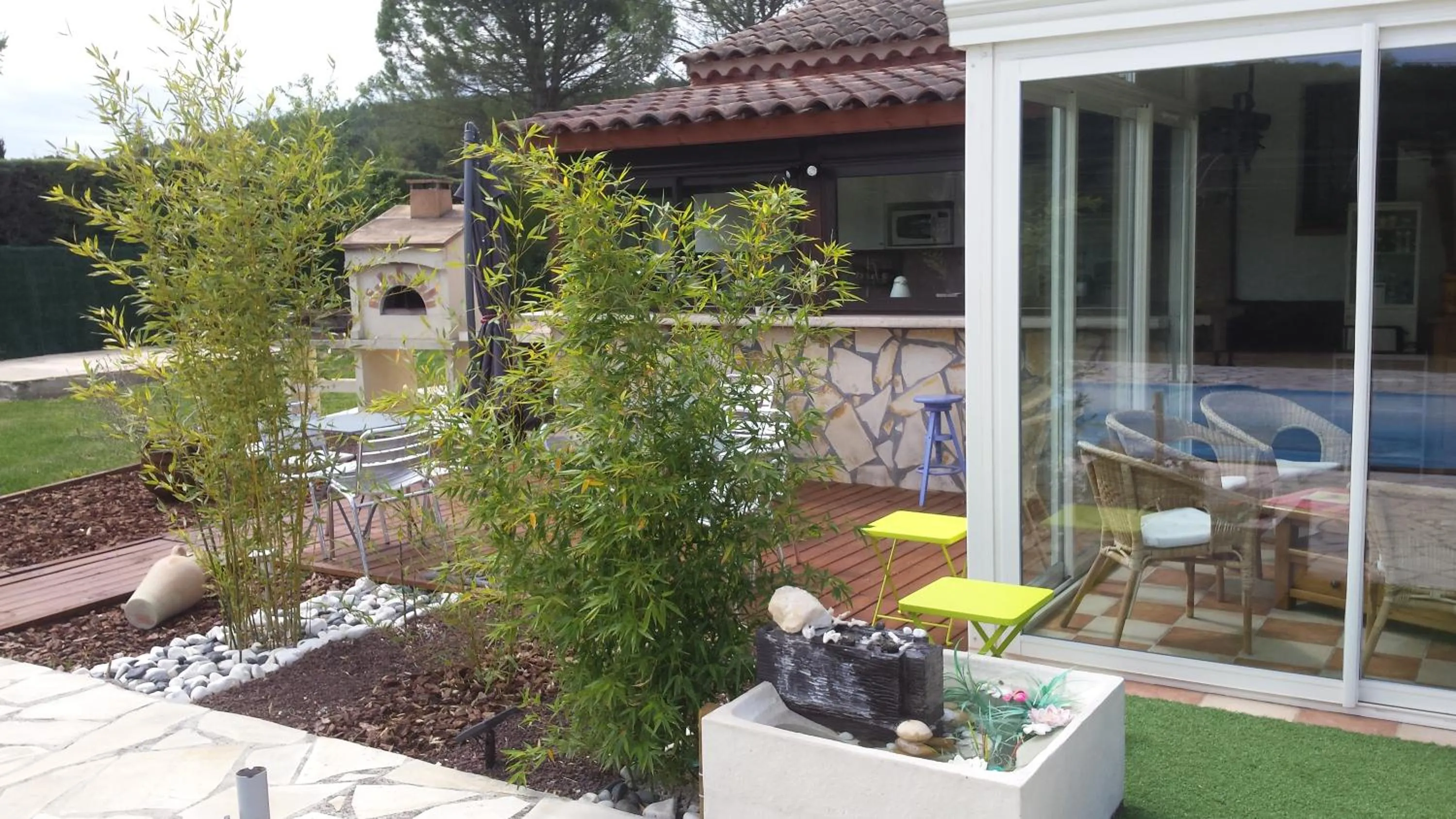 Patio in L'étape Provencale