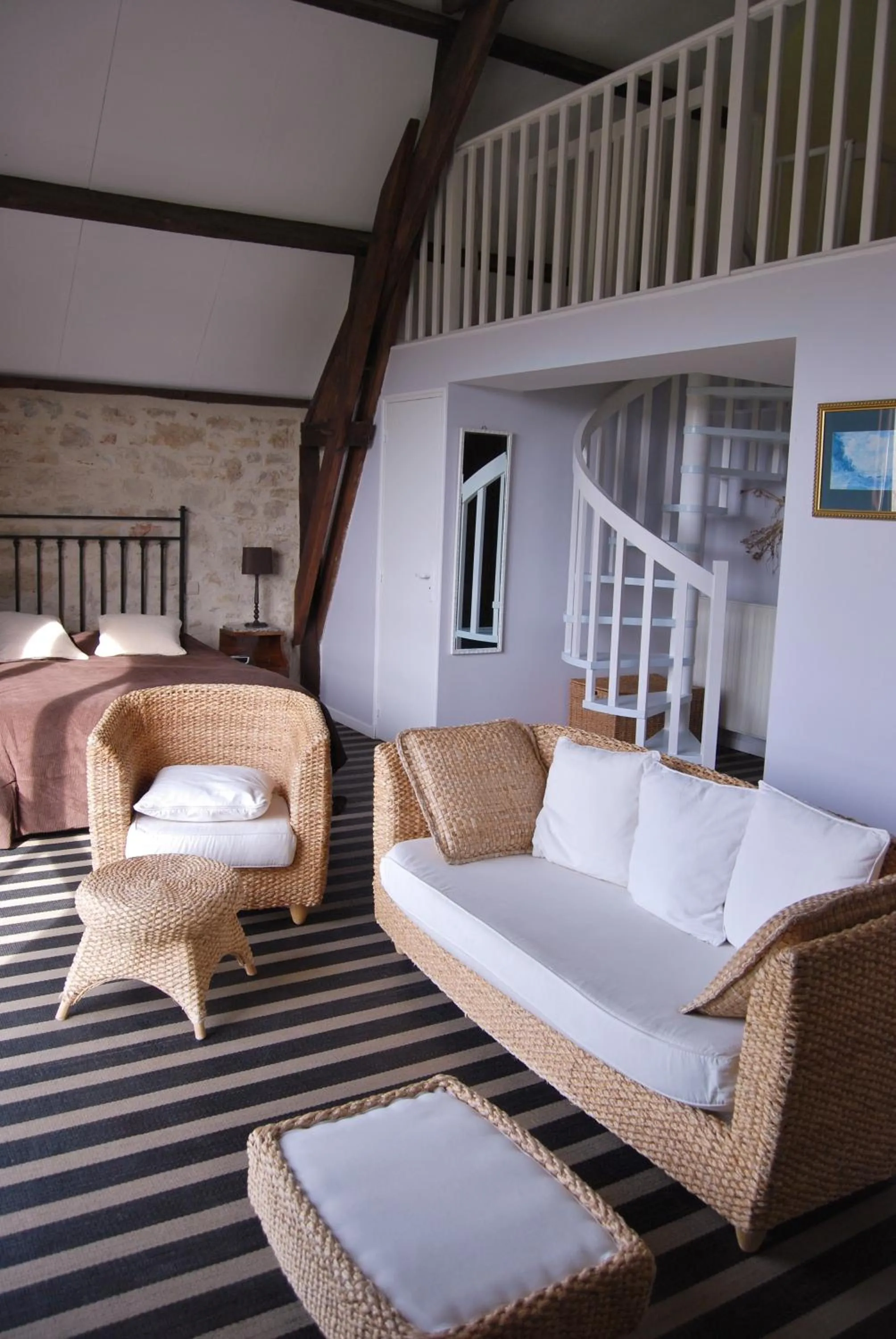 Photo of the whole room in Hôtel Restaurant Le Mûrier de Viels - Grand Figeac