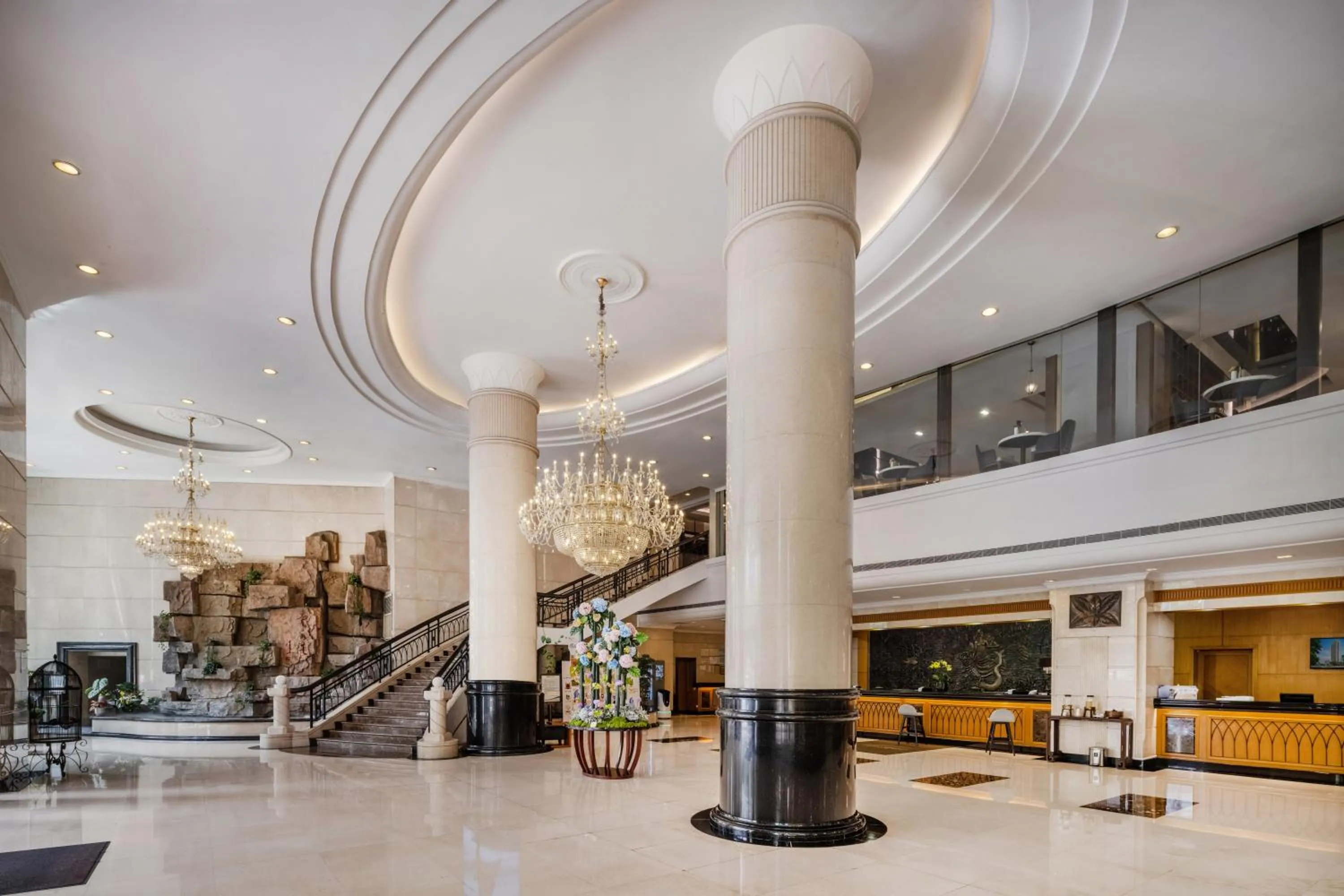 Lobby or reception in Grand Skylight Hotel Shenzhen Zhonghang