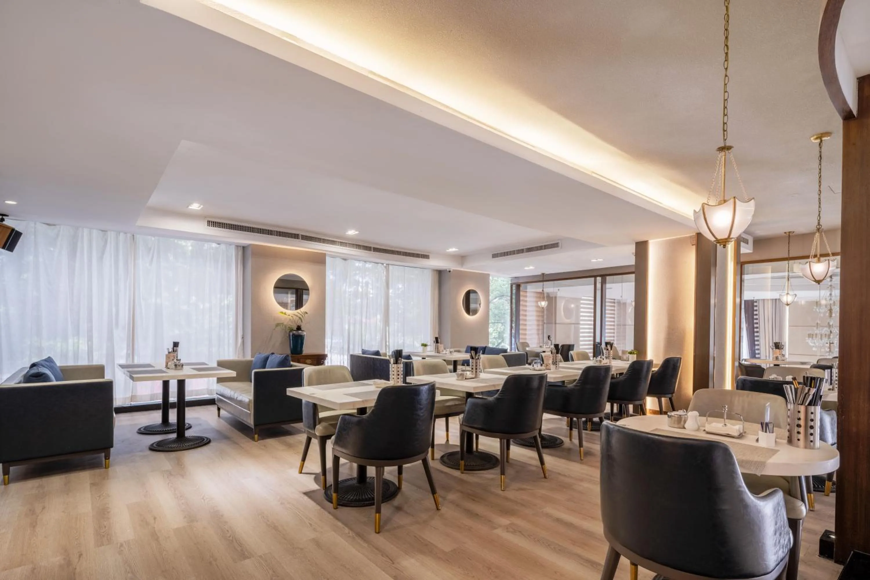 Buffet breakfast in Grand Skylight Hotel Shenzhen Zhonghang