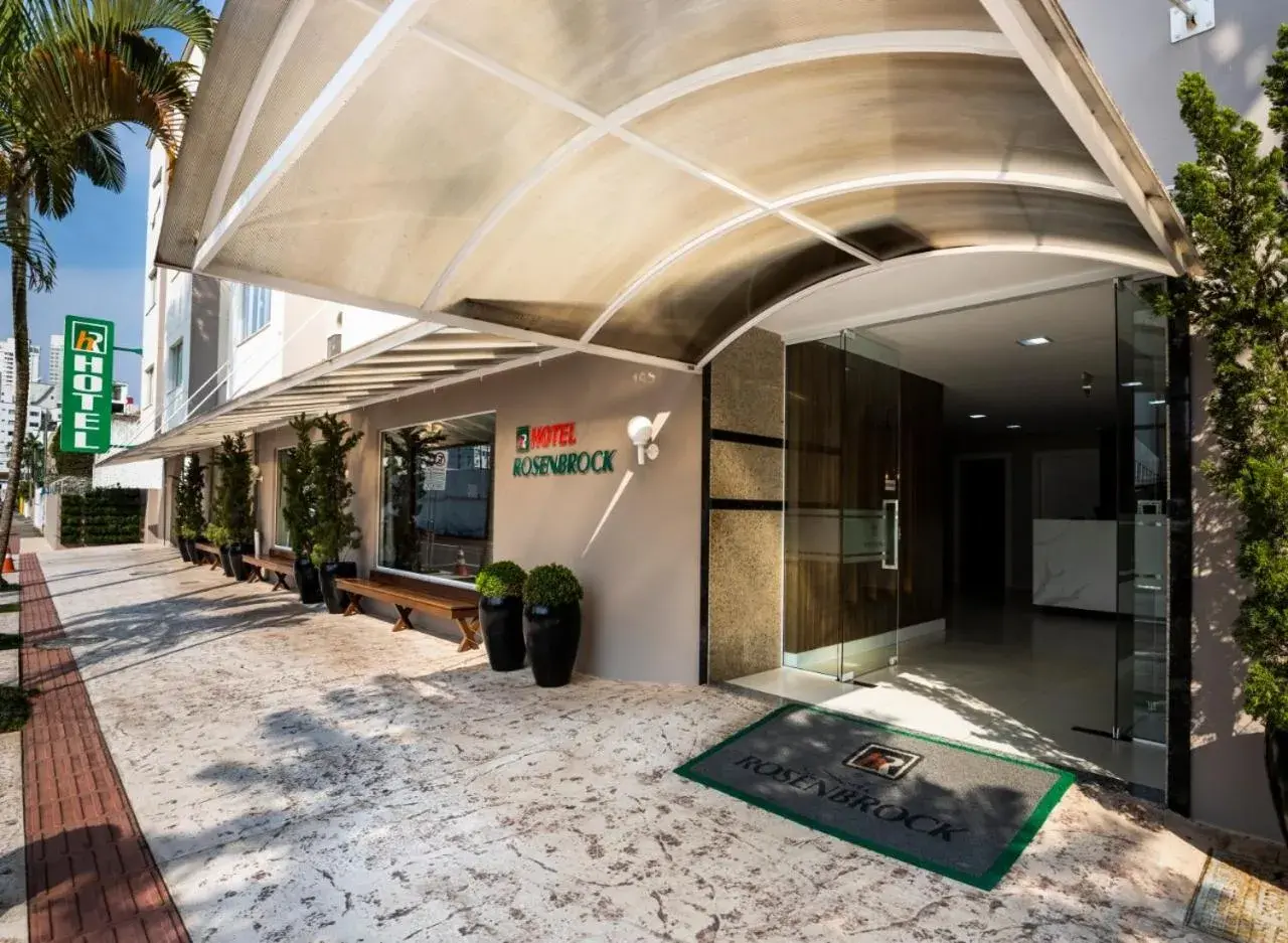 Facade/entrance in Hotel Rosenbrock Facade/entrance in Hotel Rosenbrock