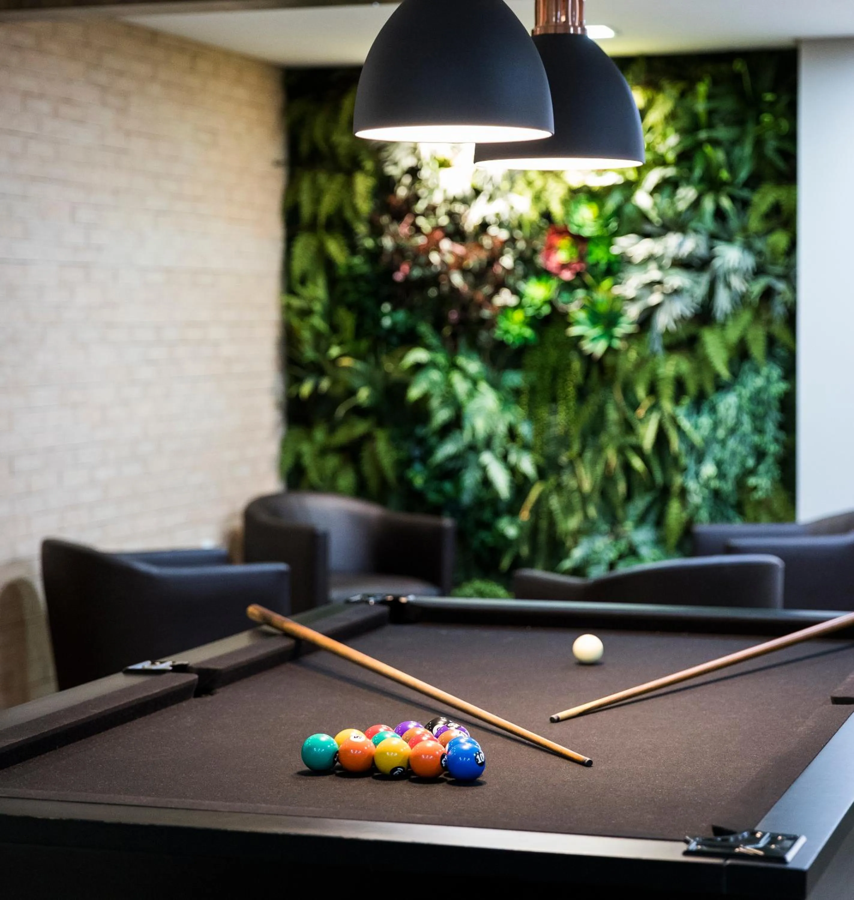 Billiard in Hotel Rosenbrock