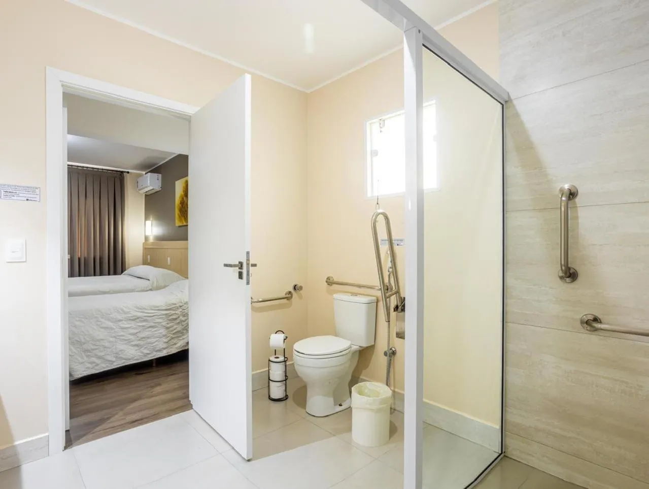 Bathroom, Bed in Hotel Rosenbrock