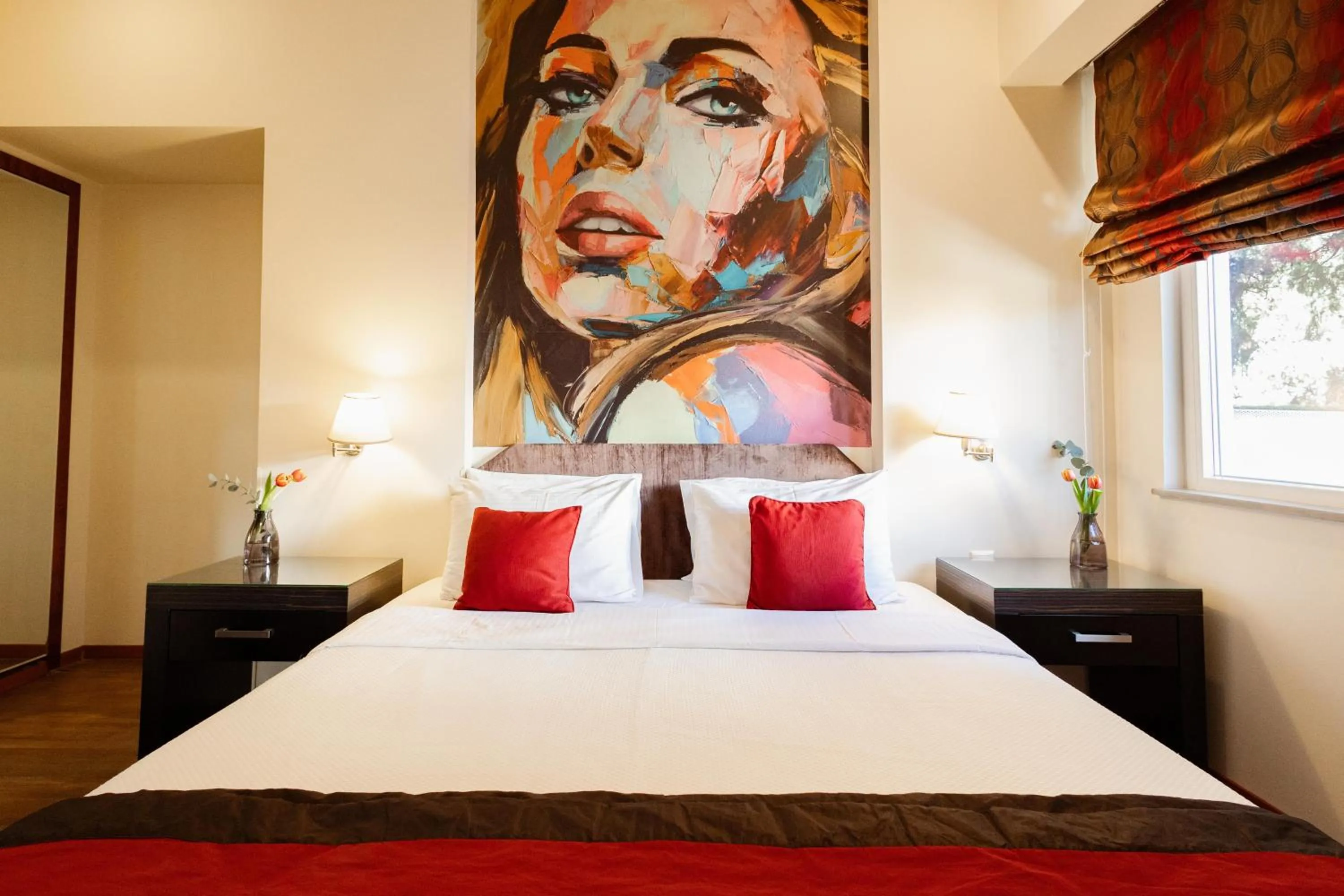 Photo of the whole room, Bed in Best Western Plus Embassy Hotel