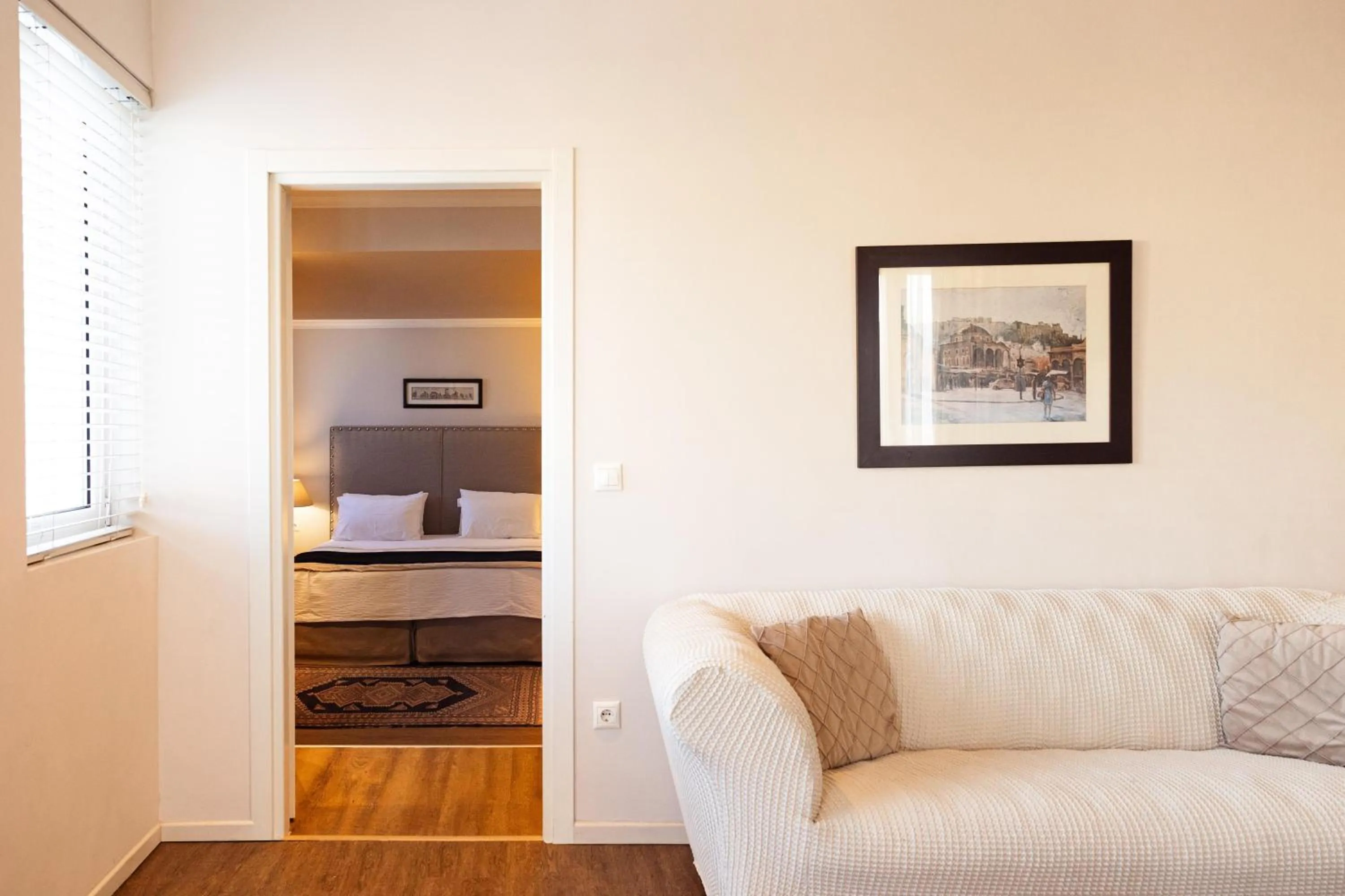 Photo of the whole room in Best Western Plus Embassy Hotel