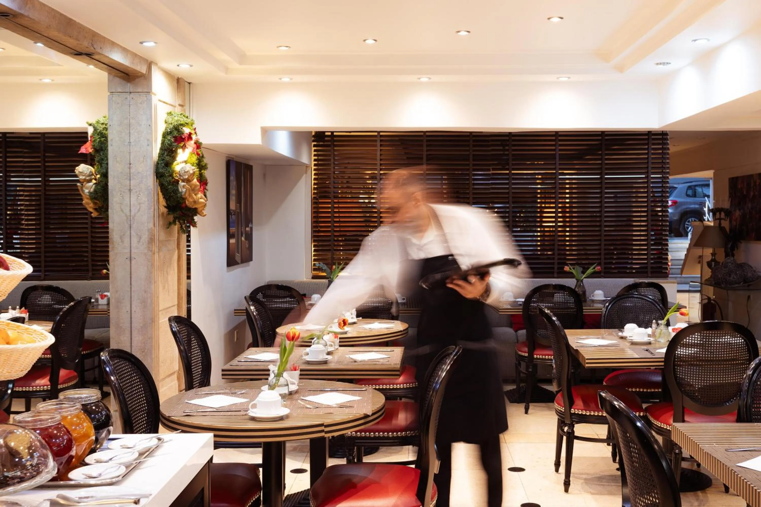 Breakfast in Best Western Plus Embassy Hotel