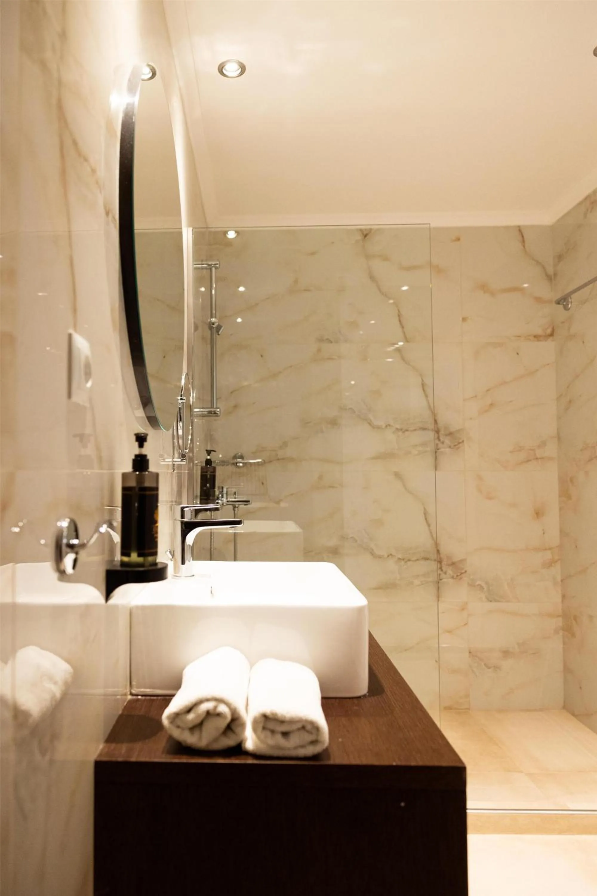 Bathroom in Best Western Plus Embassy Hotel