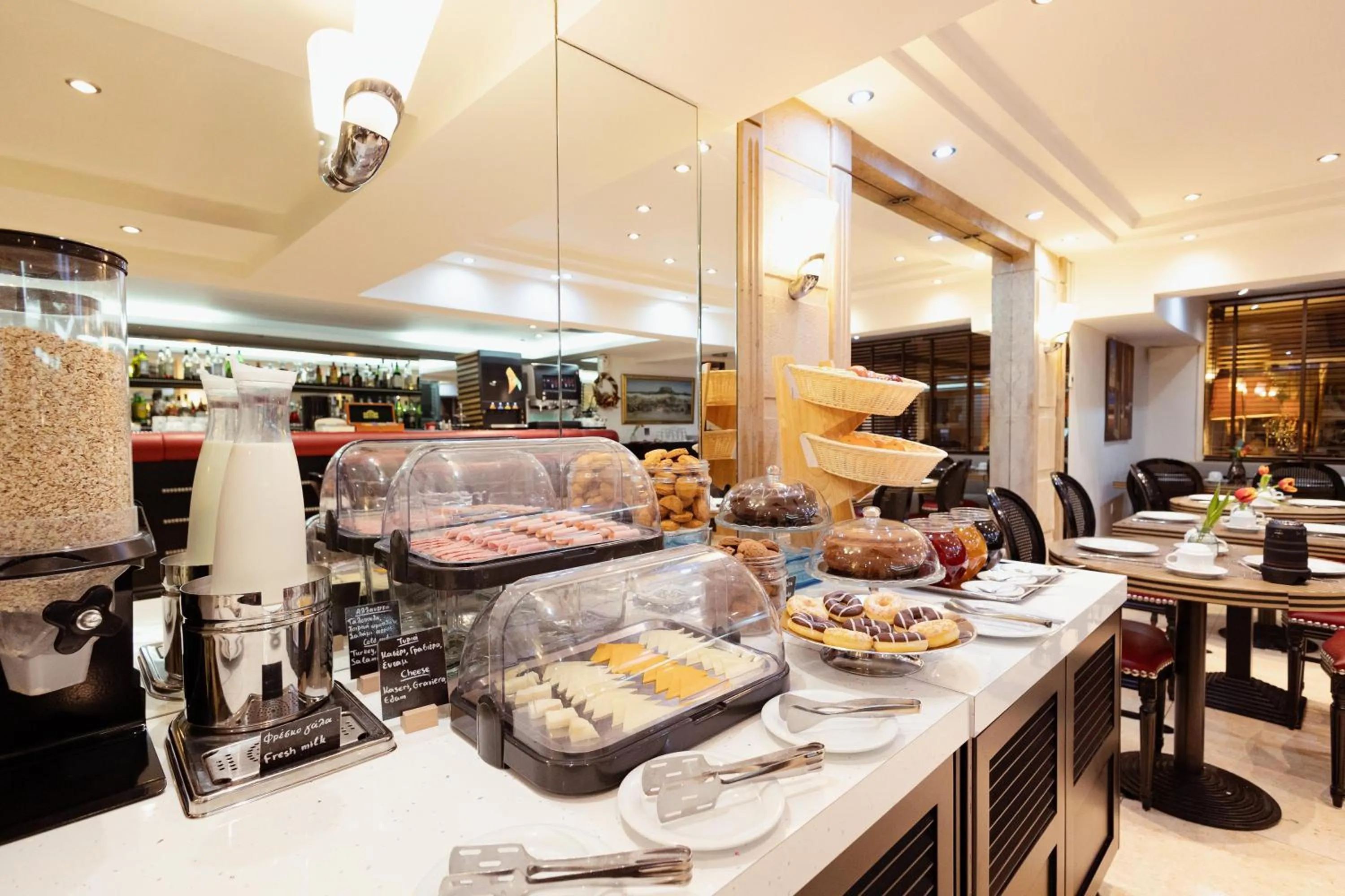 Breakfast in Best Western Plus Embassy Hotel