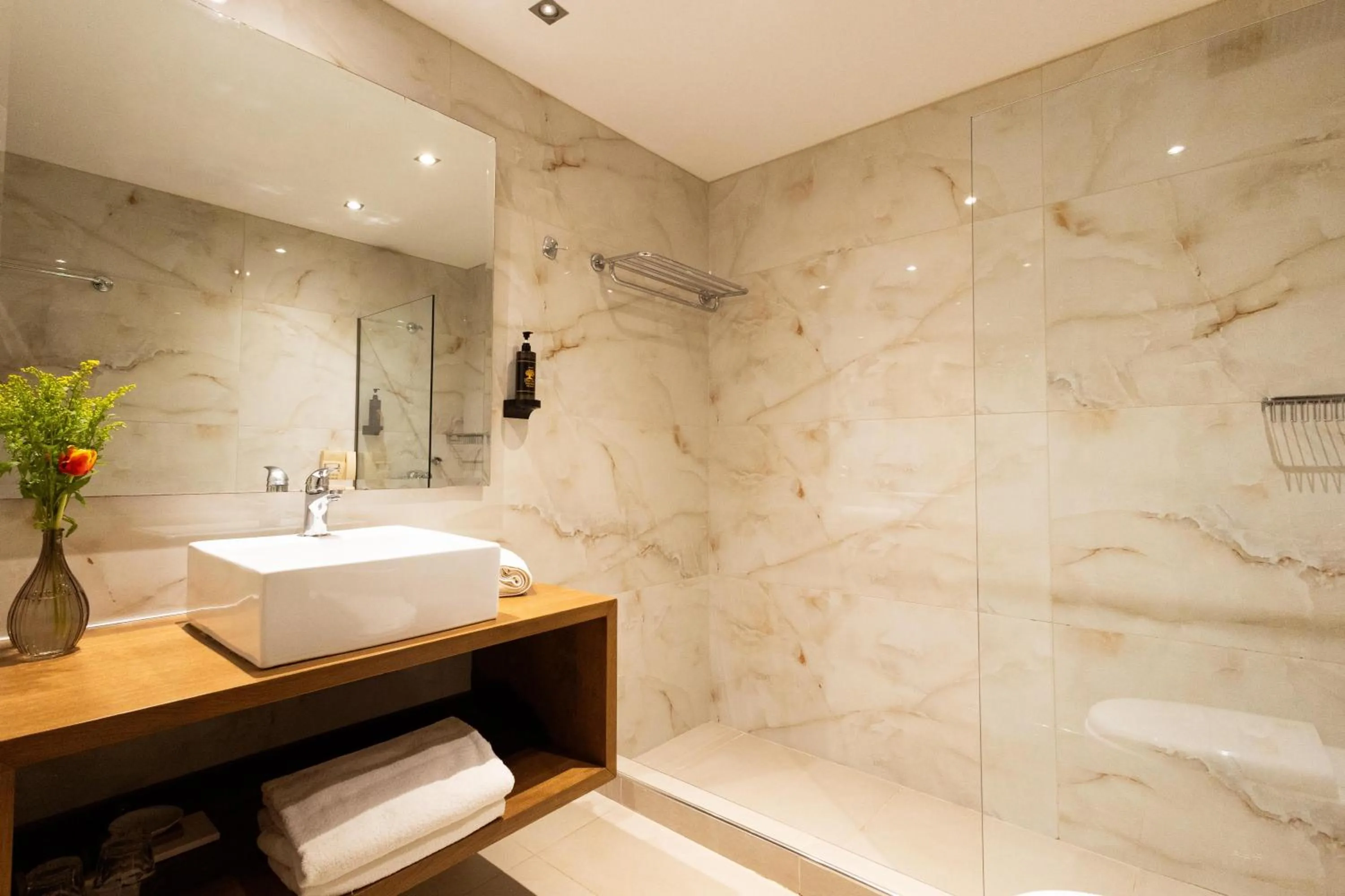 Bedroom in Best Western Plus Embassy Hotel