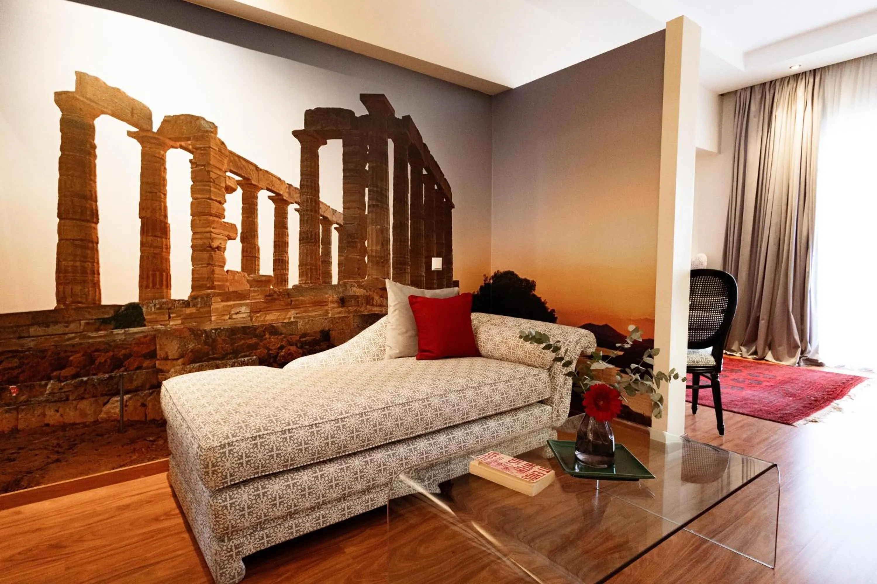 Photo of the whole room in Best Western Plus Embassy Hotel