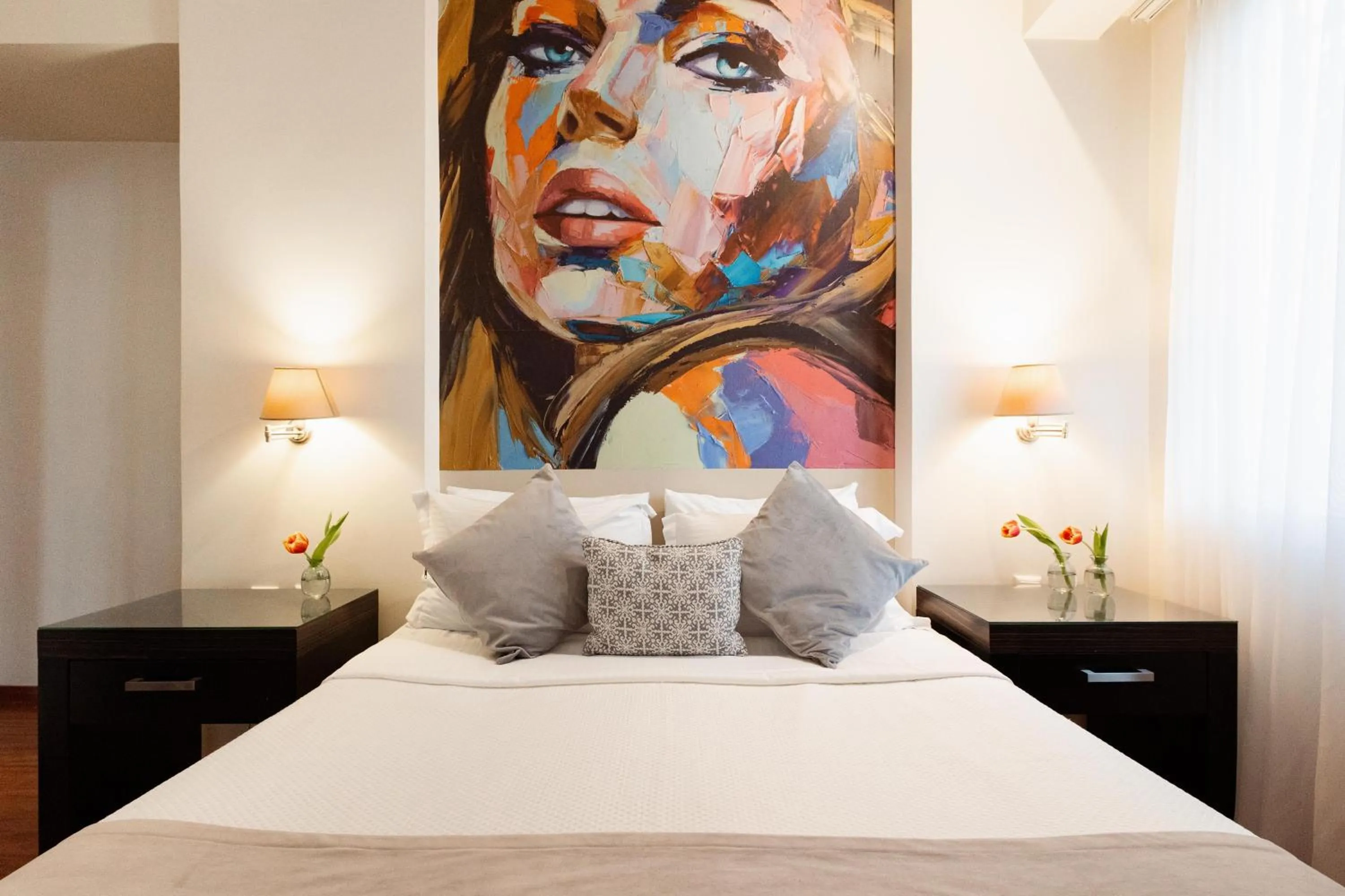 Photo of the whole room, Bed in Best Western Plus Embassy Hotel