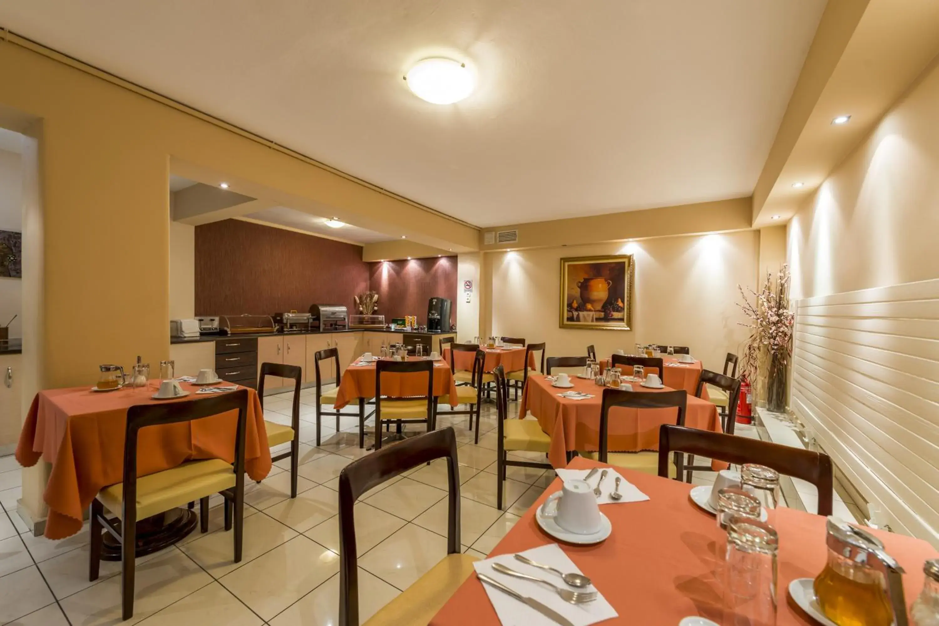 Restaurant/places to eat in Lakonia Hotel Restaurant/places to eat in Lakonia Hotel