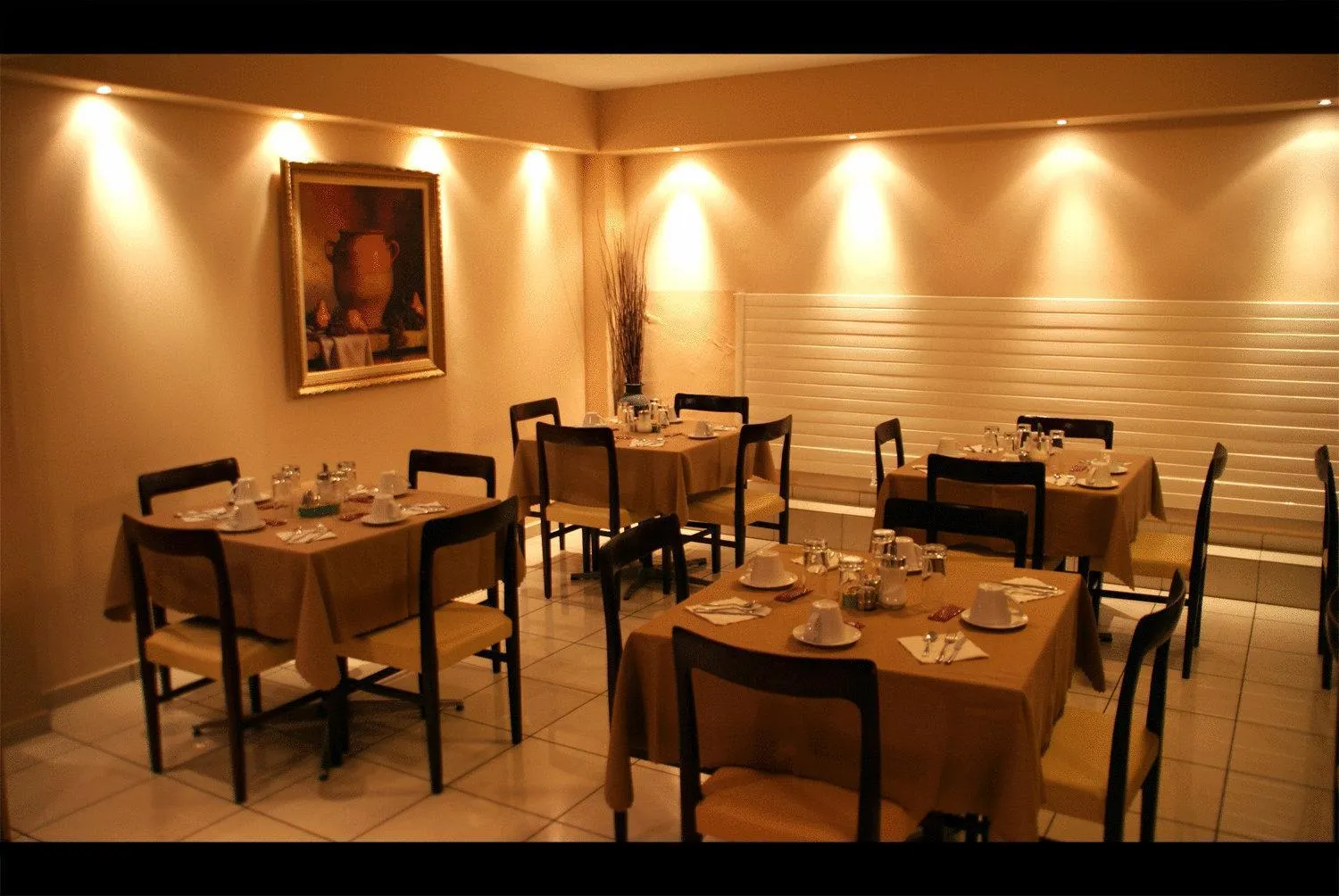 Restaurant/places to eat in Lakonia Hotel