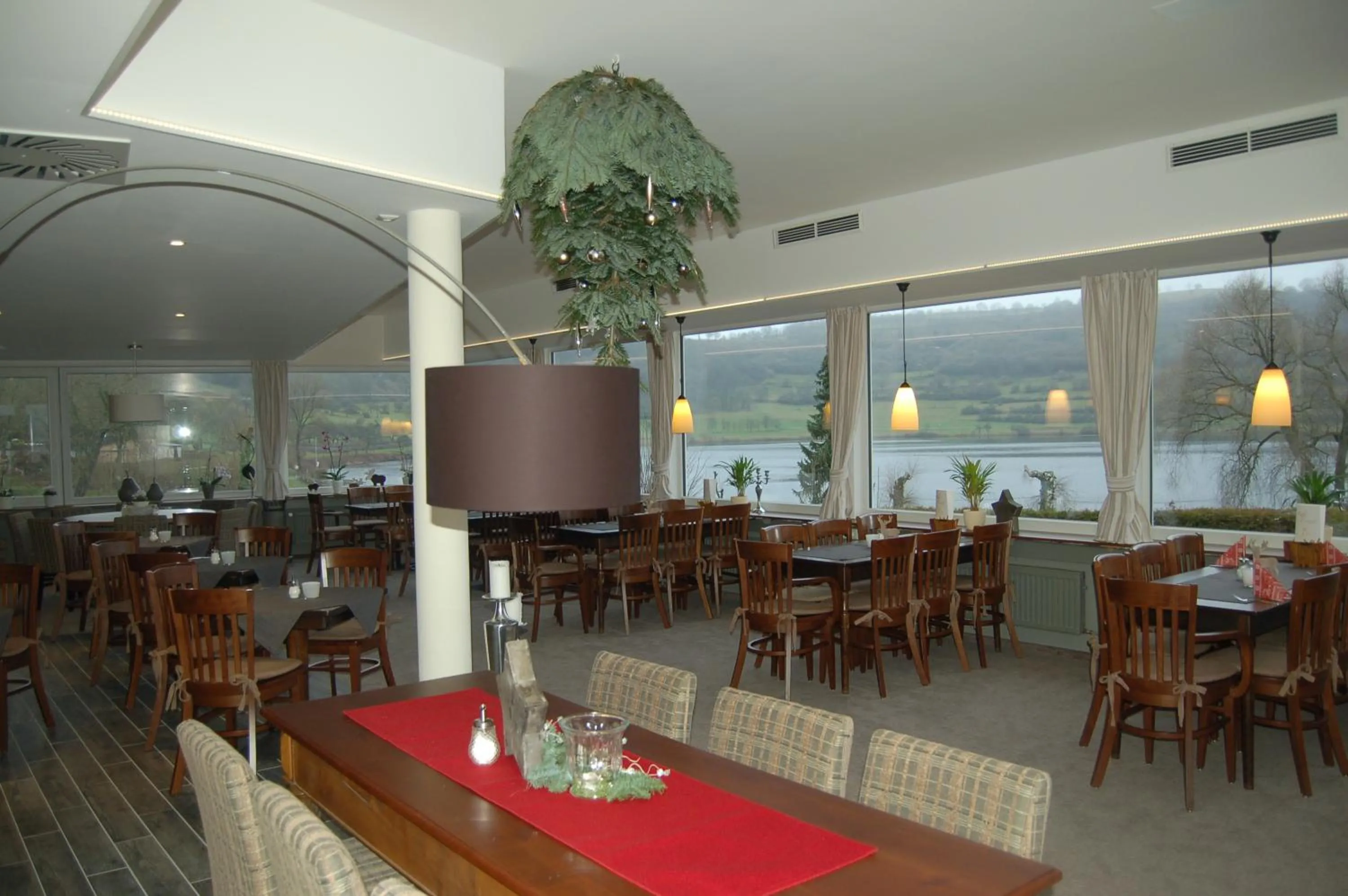 Restaurant/places to eat in Hotel-Ferienwohnungen Cafe Maarblick
