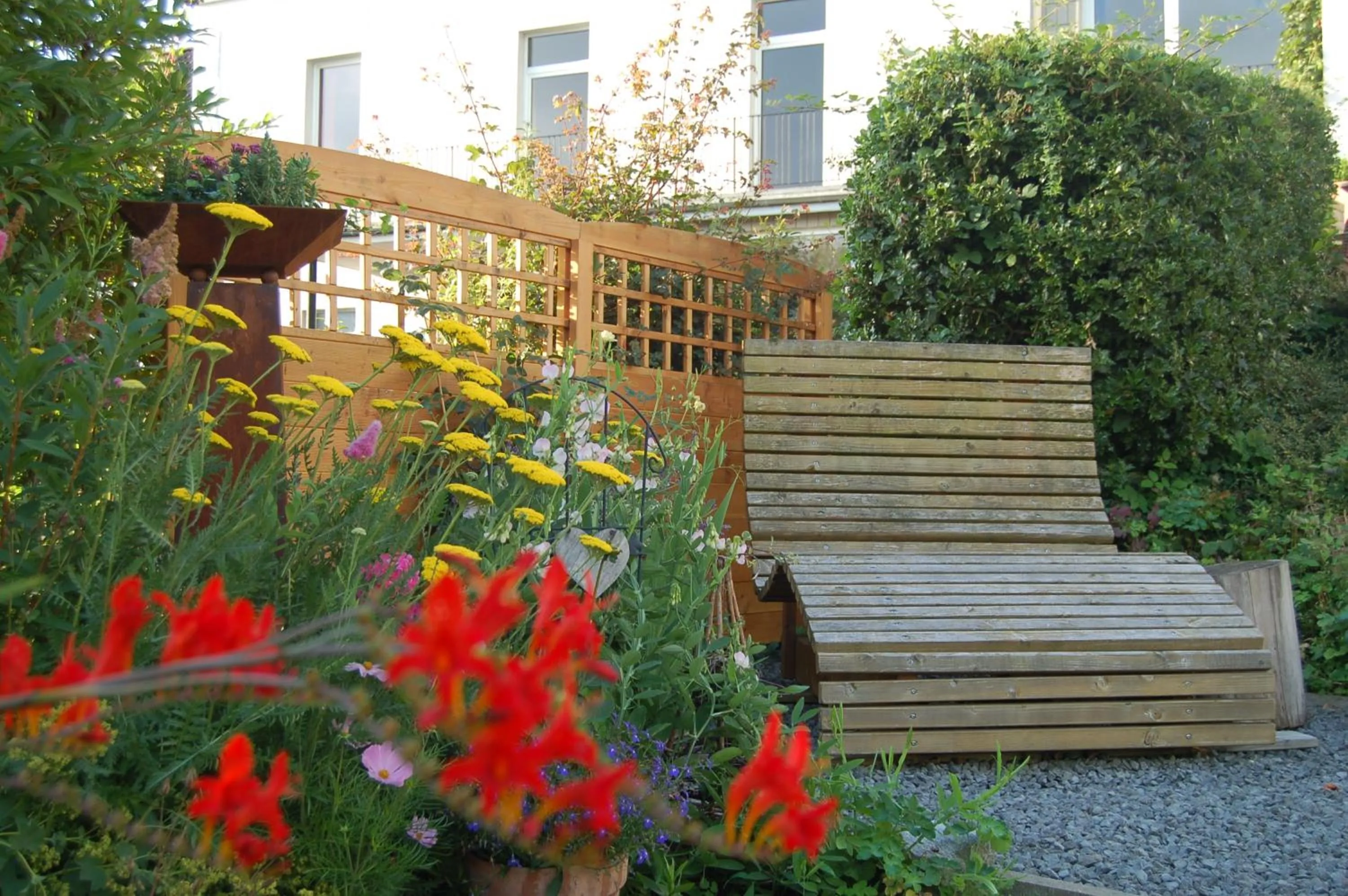 Garden in Hotel-Ferienwohnungen Cafe Maarblick