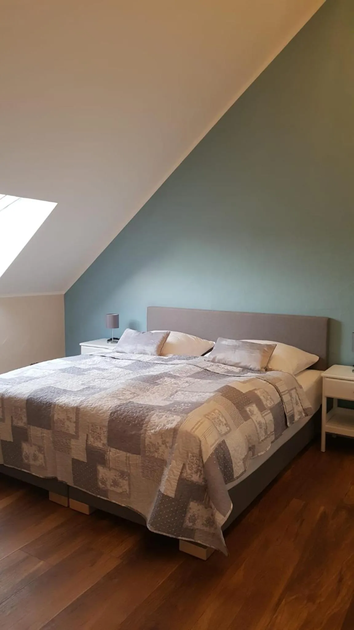 Bedroom, Bed in Hotel-Ferienwohnungen Cafe Maarblick