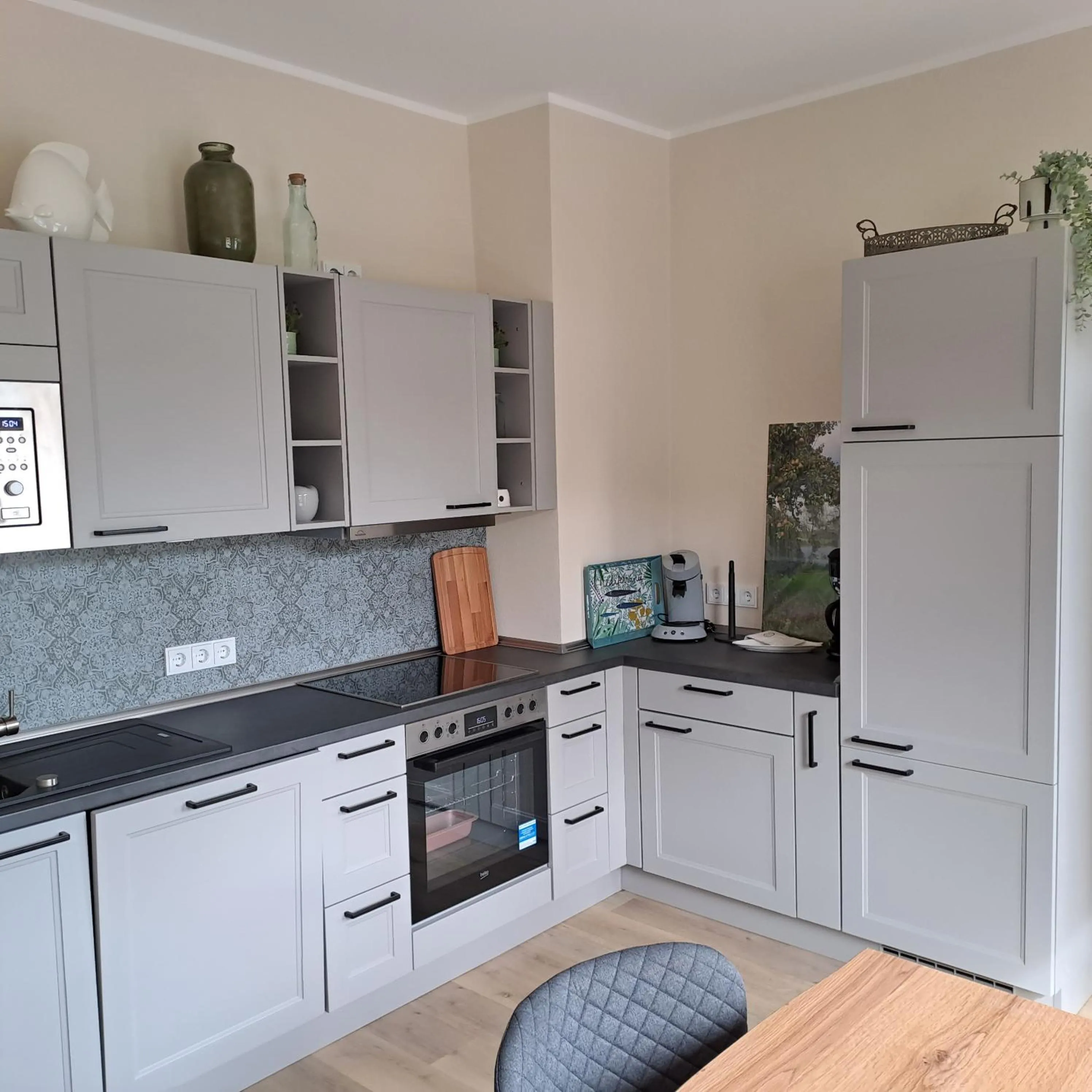 Kitchen or kitchenette in Hotel-Ferienwohnungen Cafe Maarblick