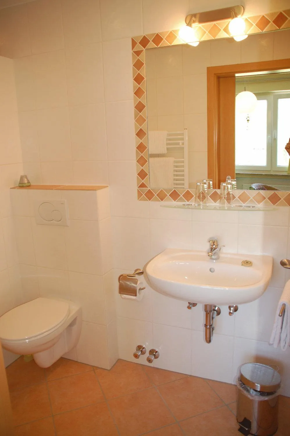 Bathroom in Hotel-Ferienwohnungen Cafe Maarblick
