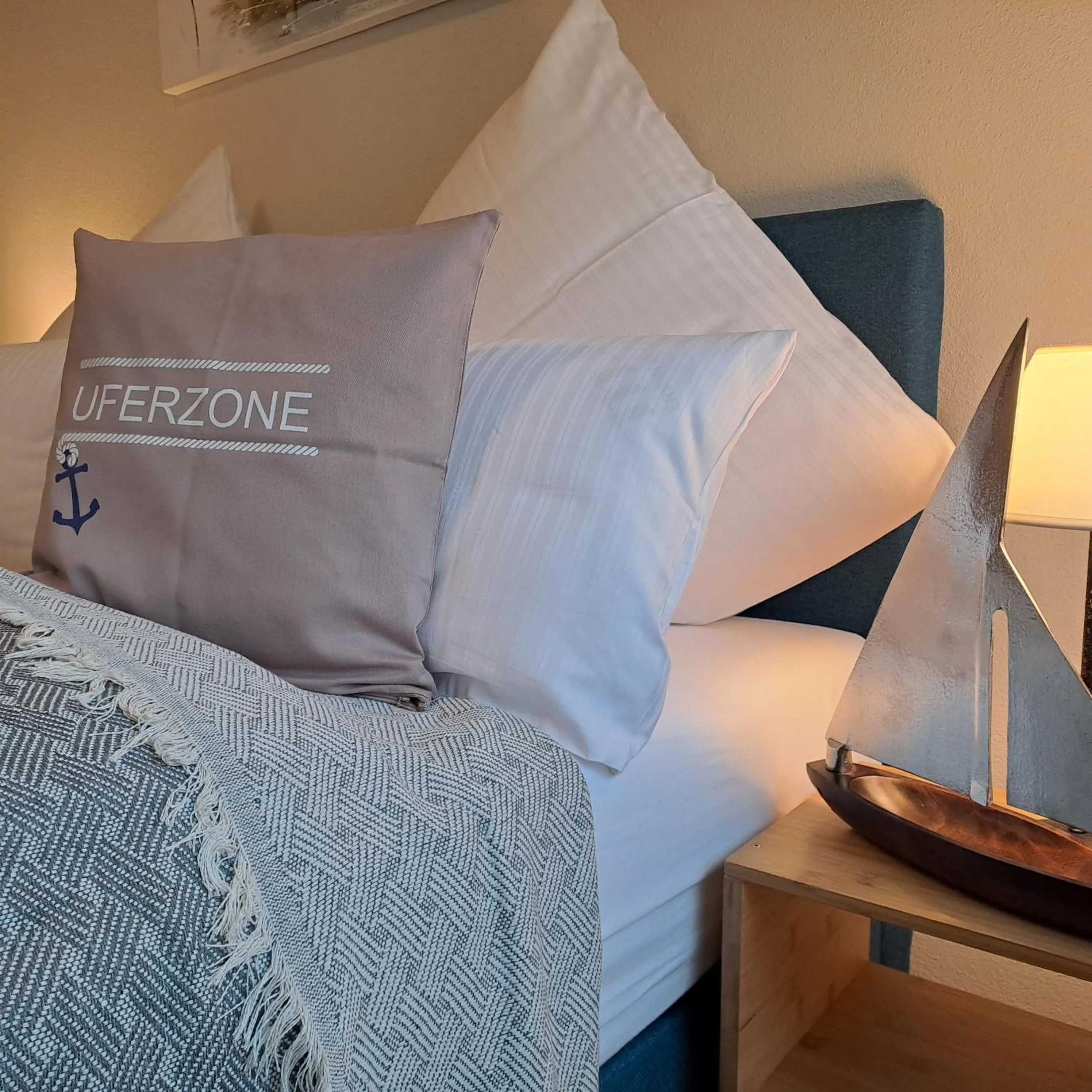 Bedroom, Bed in Hotel-Ferienwohnungen Cafe Maarblick