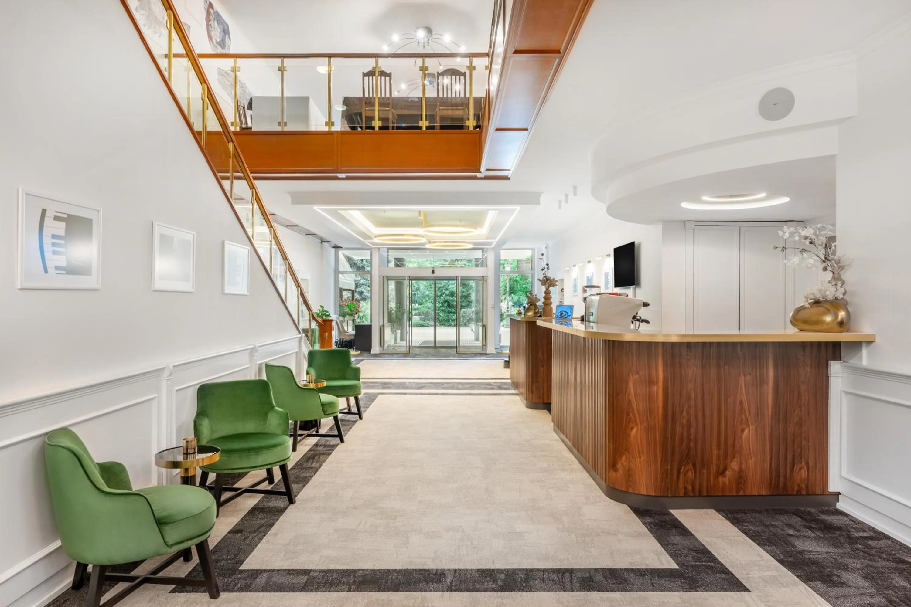 Lobby or reception in Aranyhomok Hotel Business & Relax