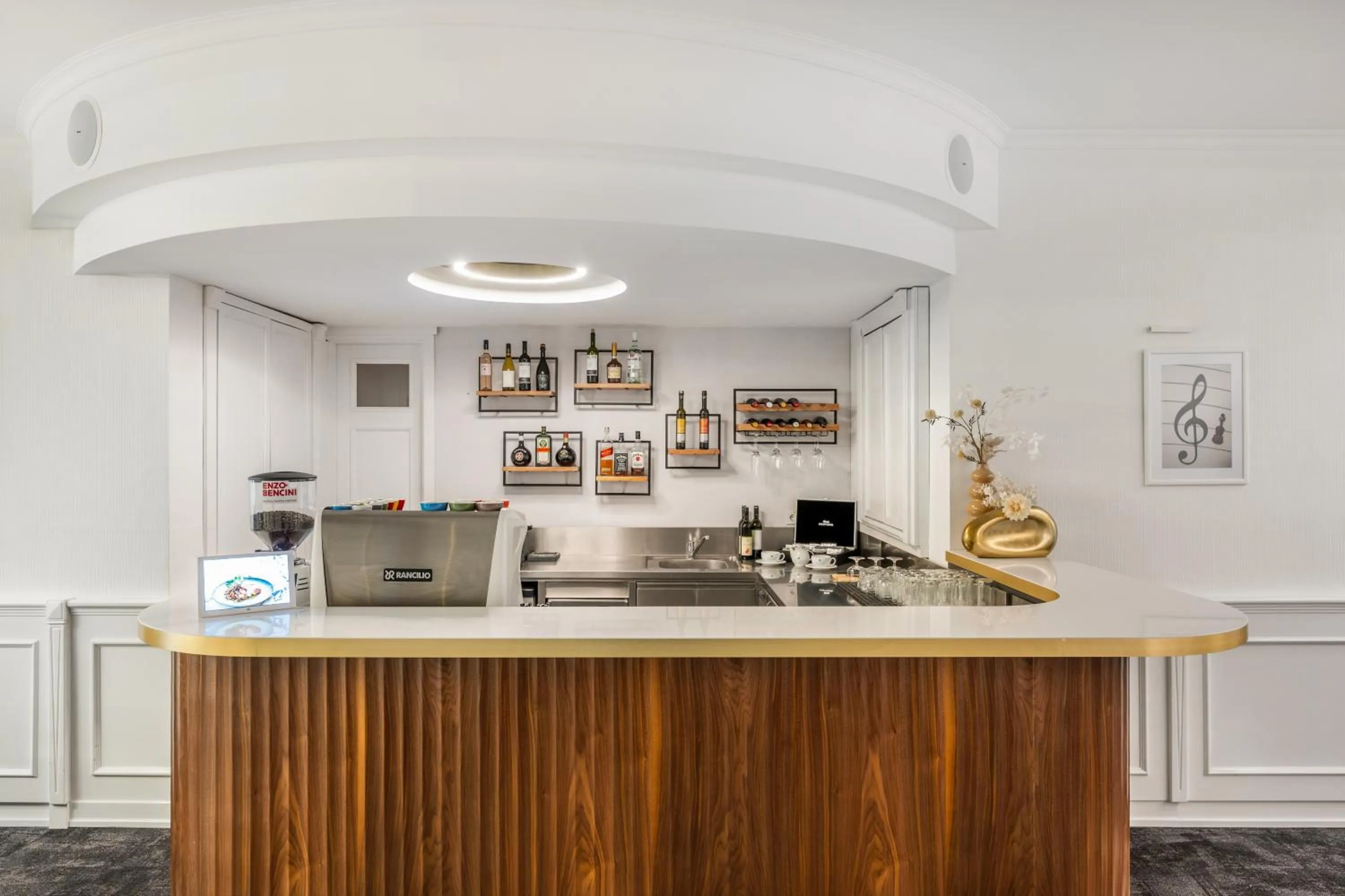 Lounge or bar in Aranyhomok Hotel Business & Relax