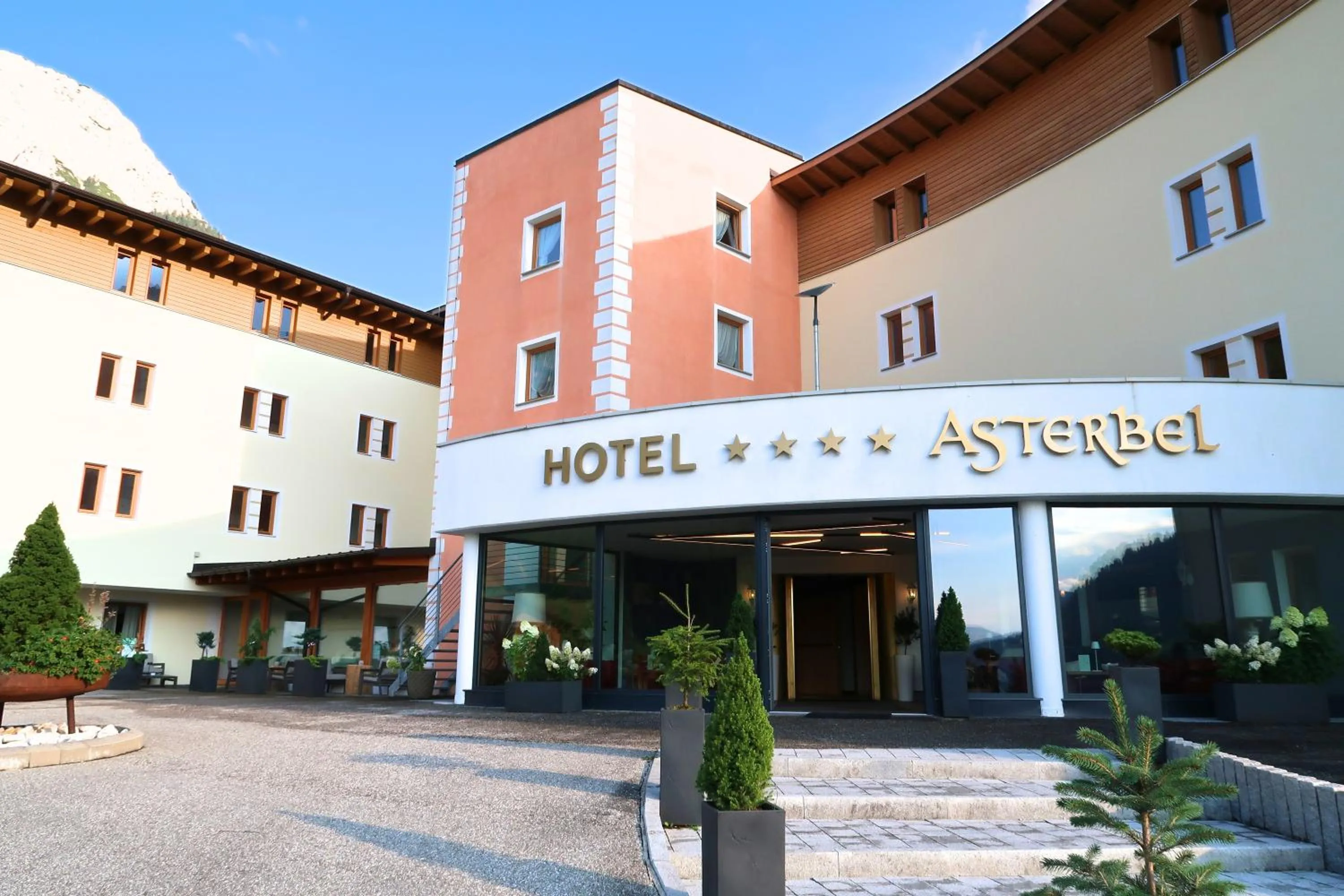 Property building in Hotel Asterbel