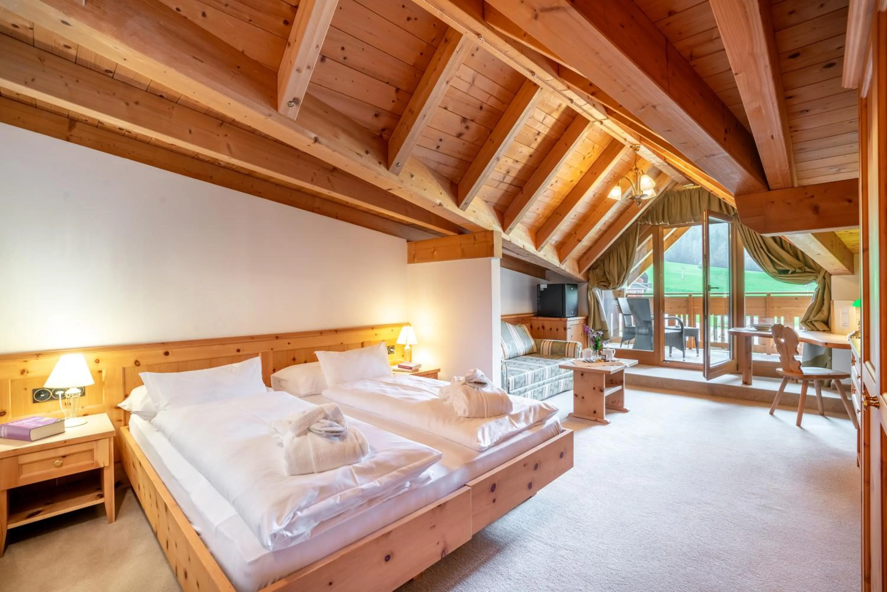 Photo of the whole room, Bed in Hotel Asterbel