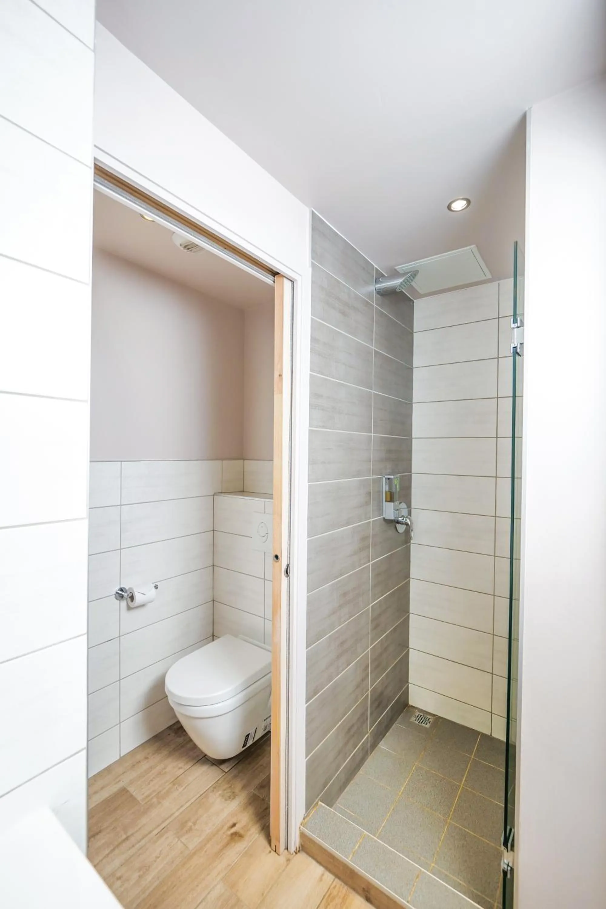 Shower in Gondwana City Green