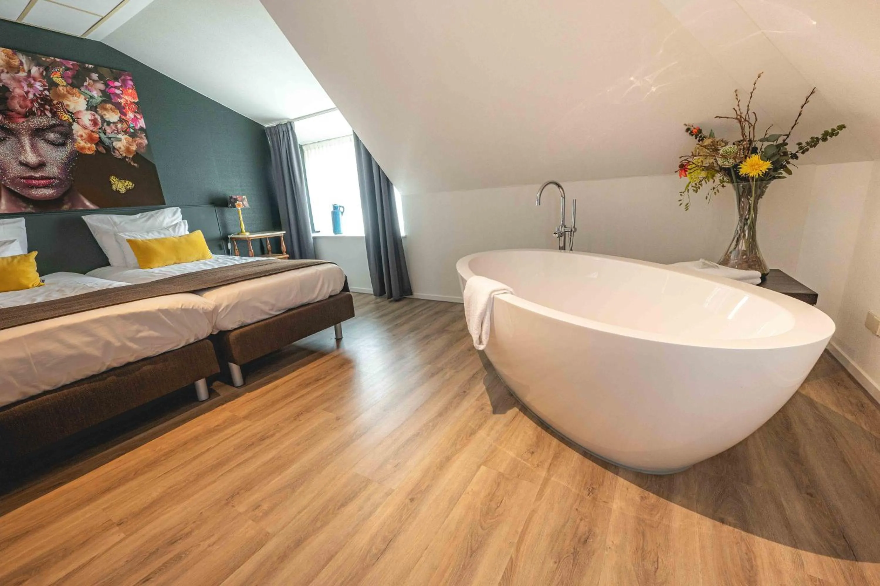 Bed in De Klomp Charme Hotel & Restaurant