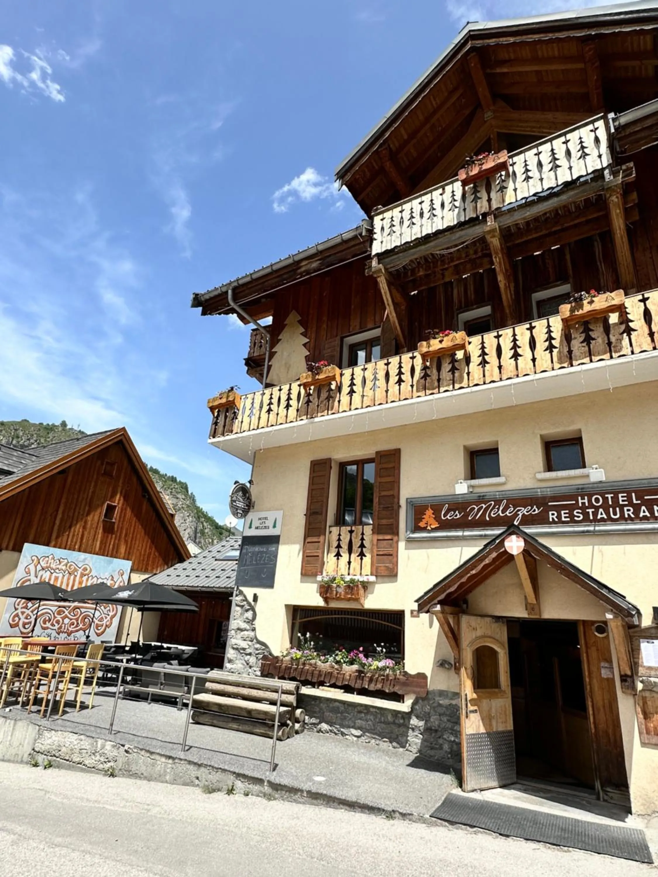 Hôtel-Chalet les Mélèzes
