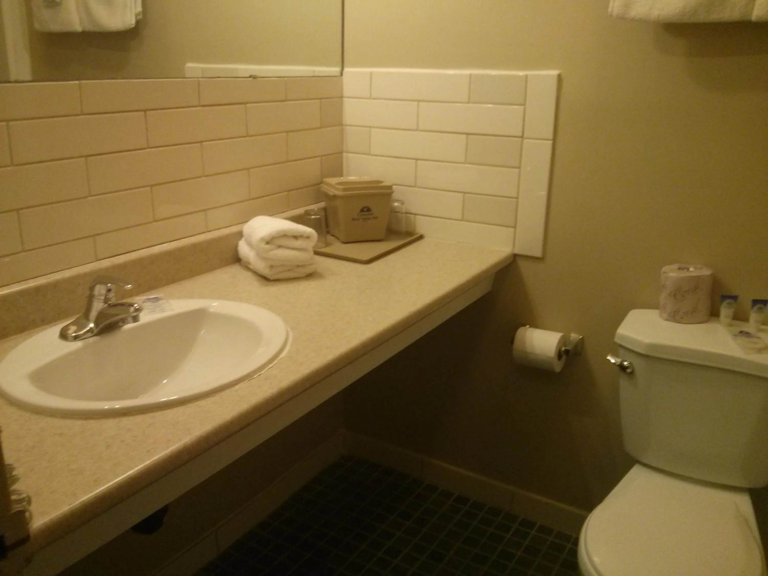 Bathroom in Port Motel