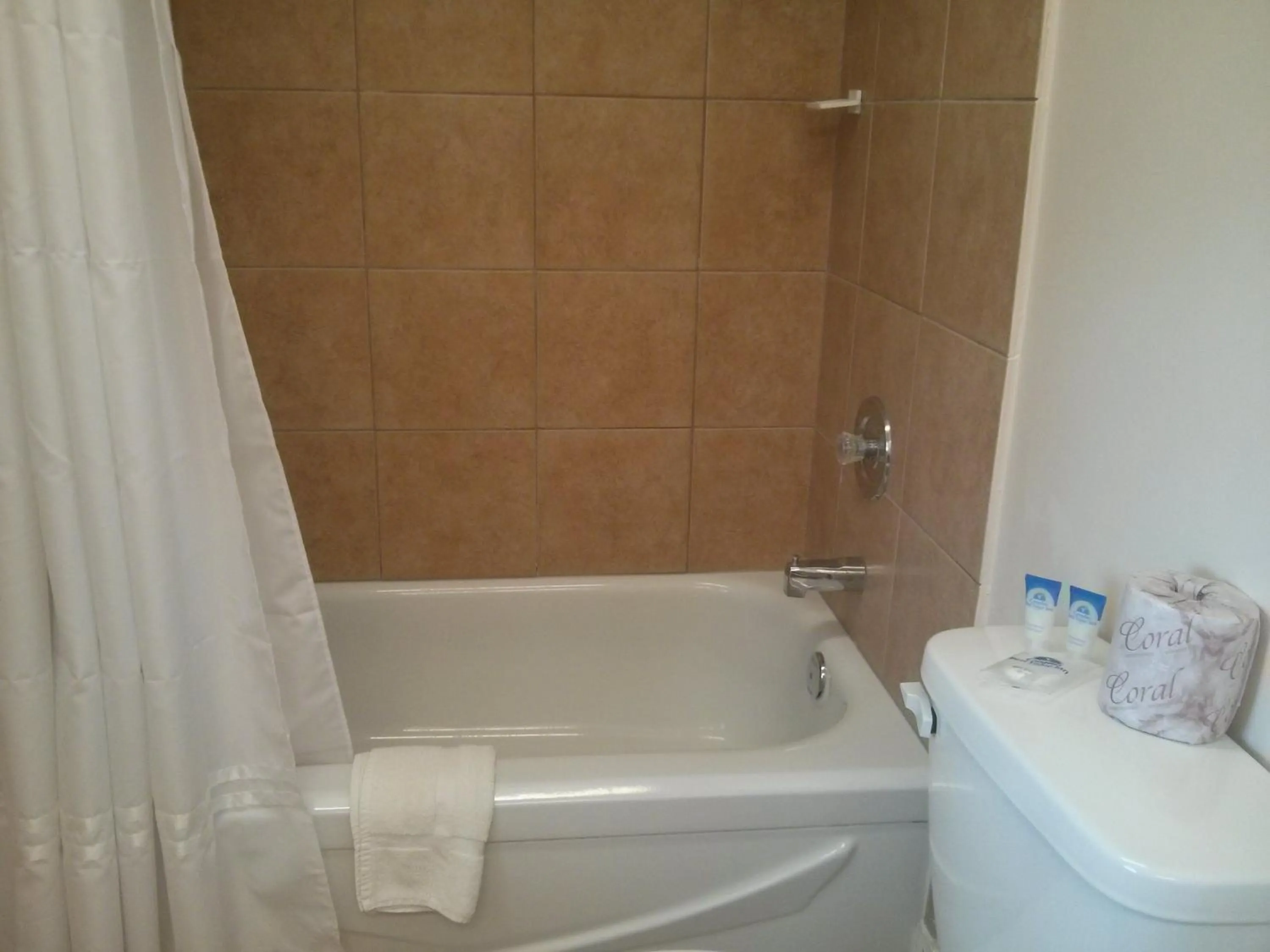 Bathroom in Port Motel