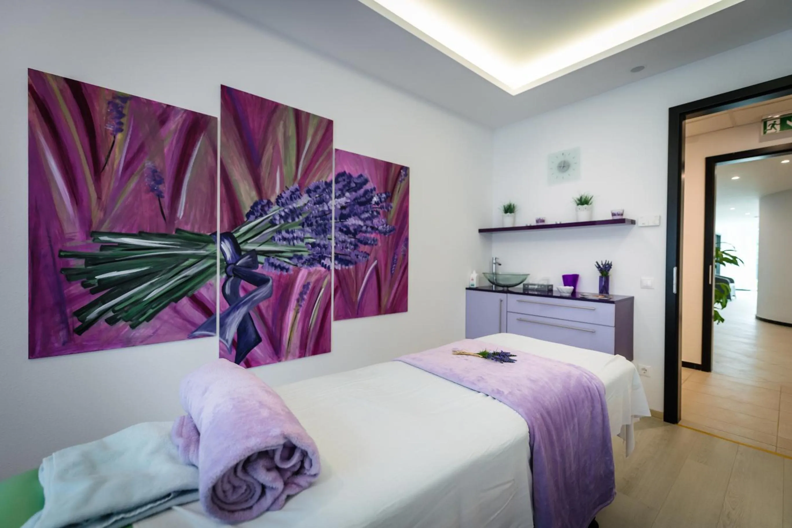 Bed in Liget Wellness és Konferencia Hotel
