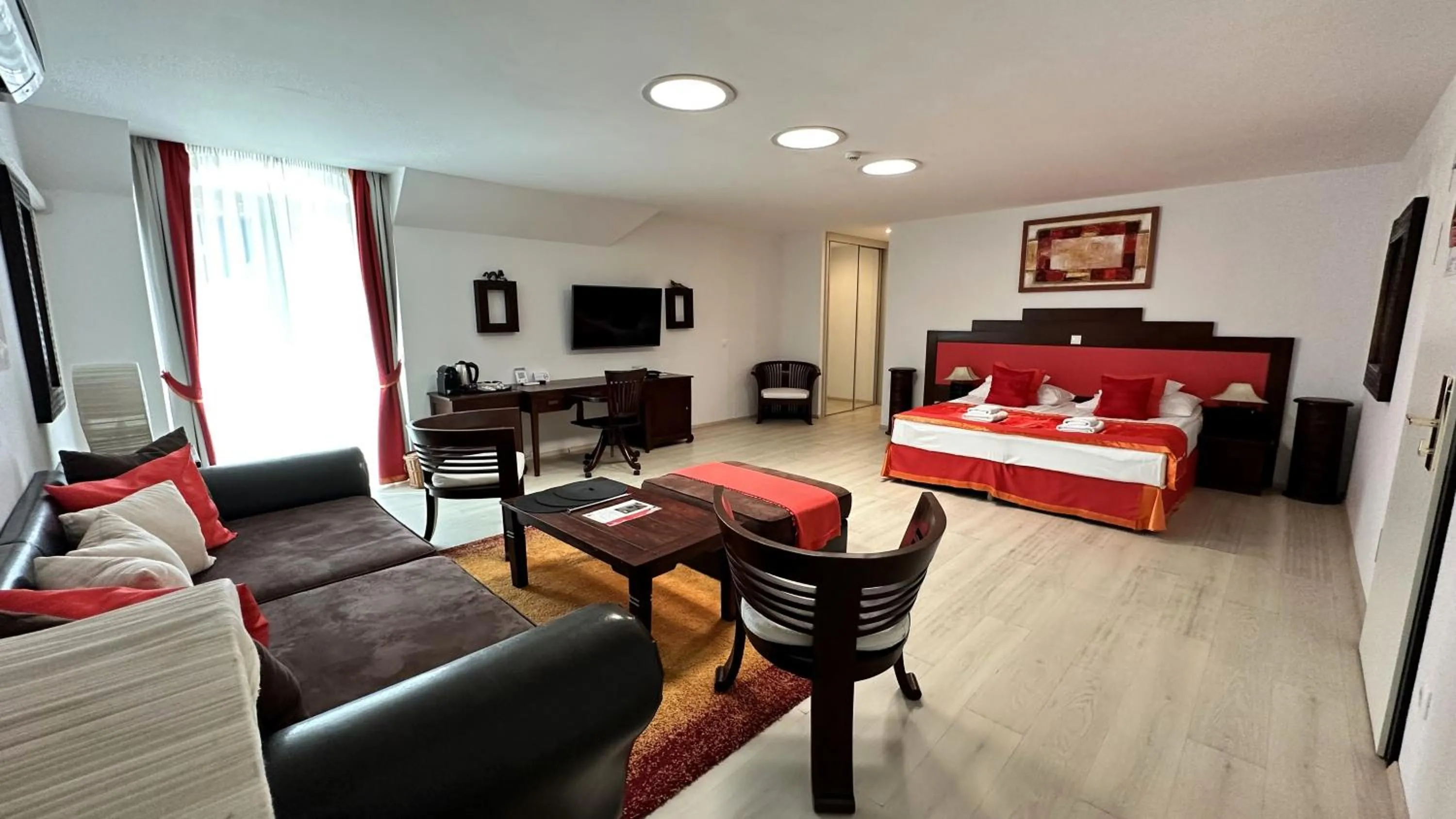 Bed in Liget Wellness és Konferencia Hotel