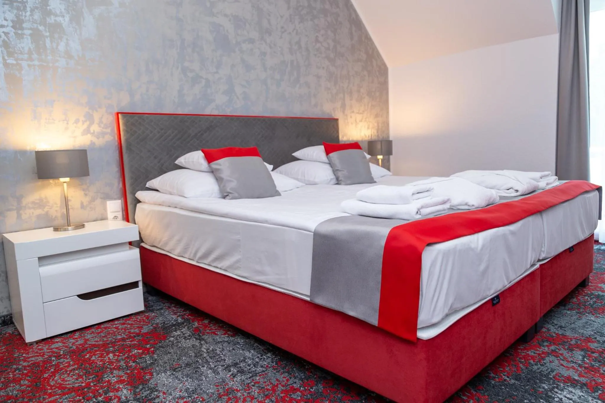 Bed in Liget Wellness és Konferencia Hotel