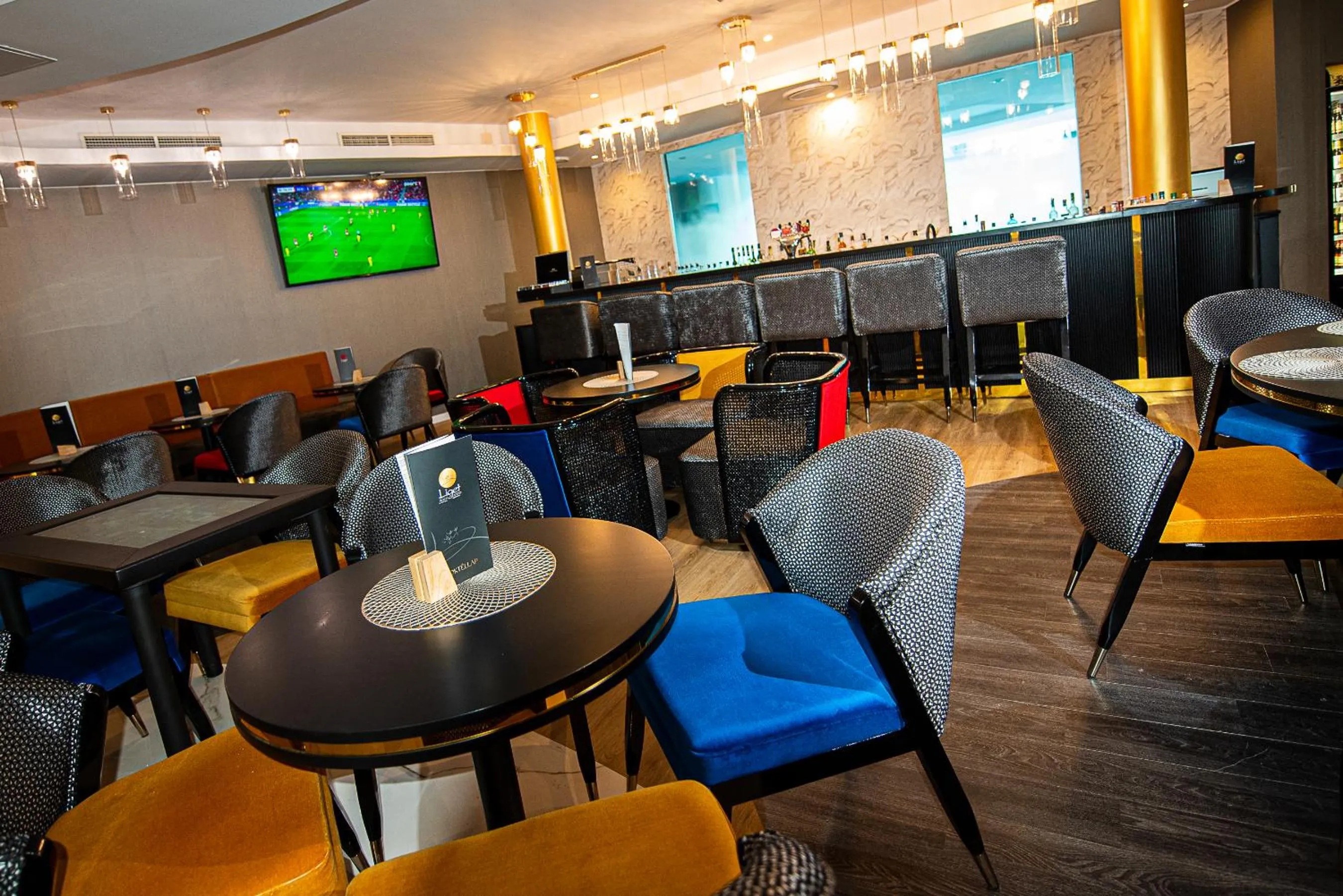 Lounge or bar in Liget Wellness és Konferencia Hotel