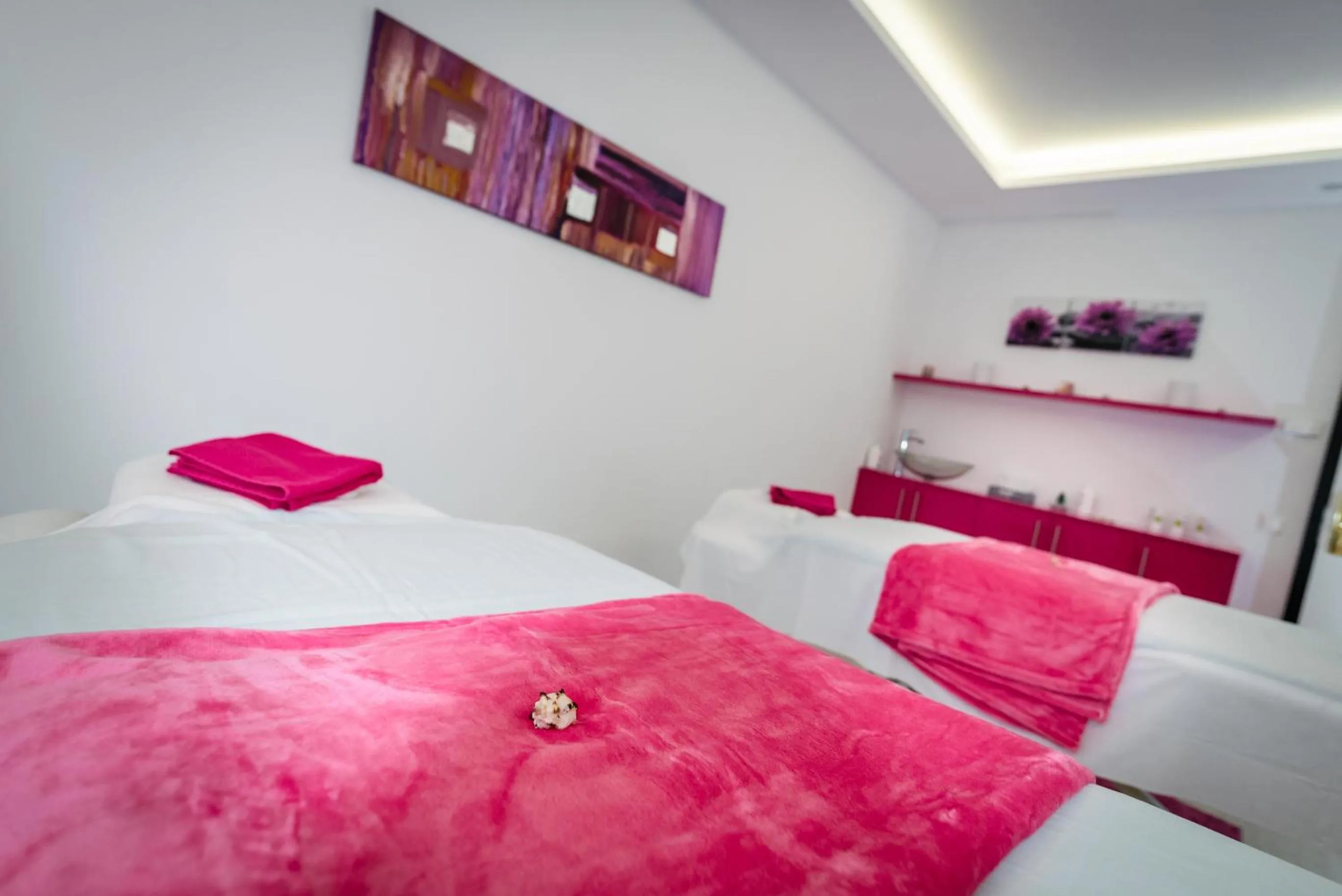 Bed in Liget Wellness és Konferencia Hotel