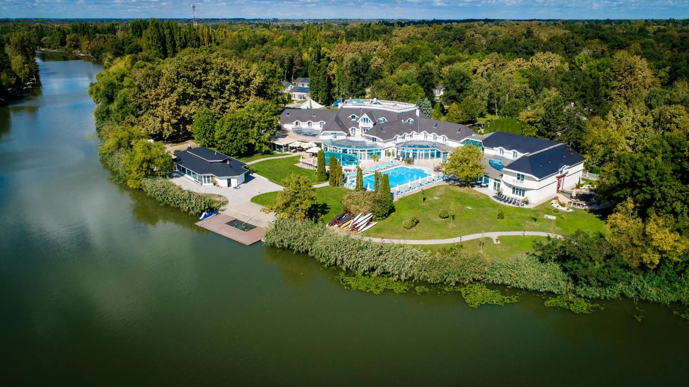 Property building in Liget Wellness és Konferencia Hotel